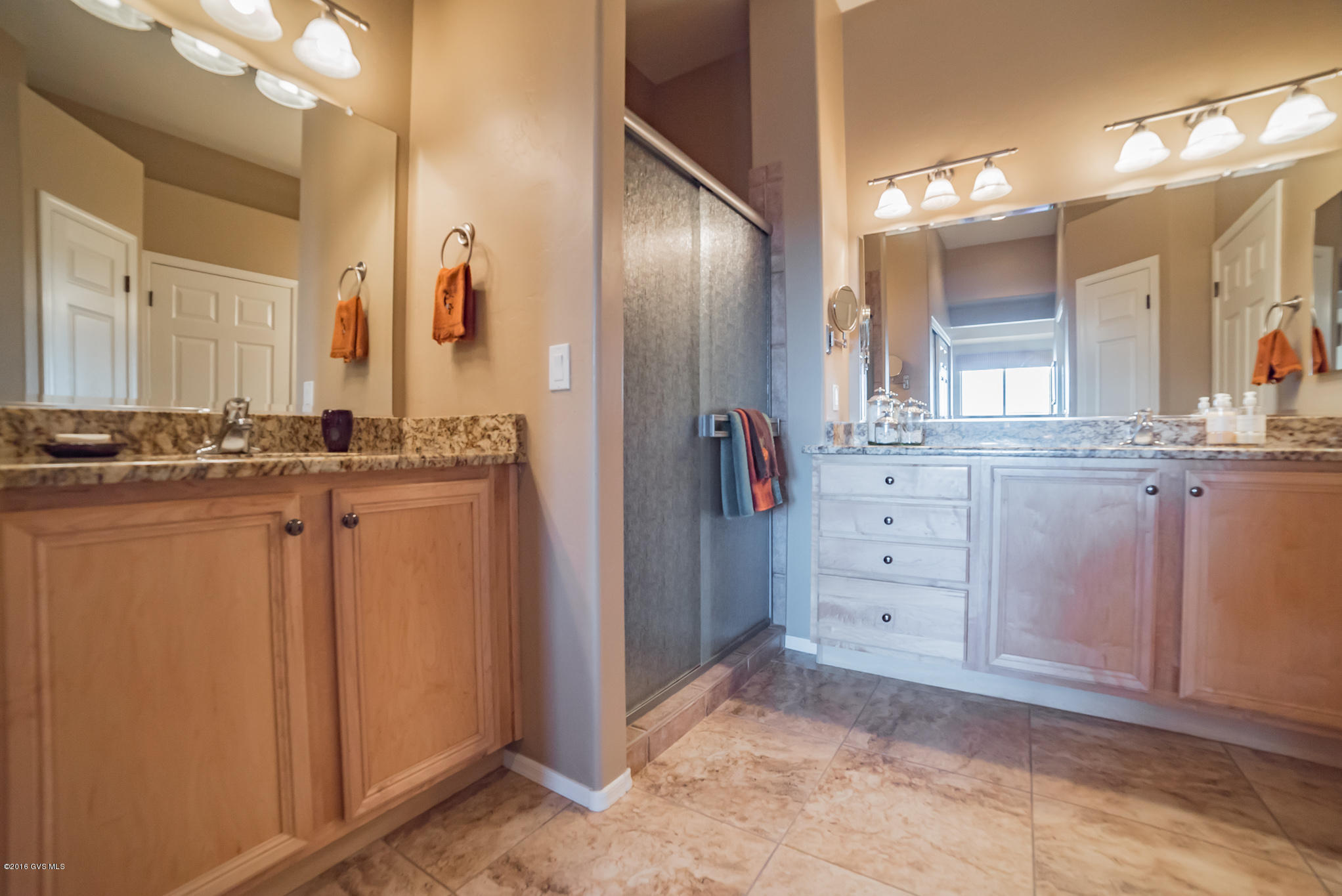 1107 W Calle Artistica