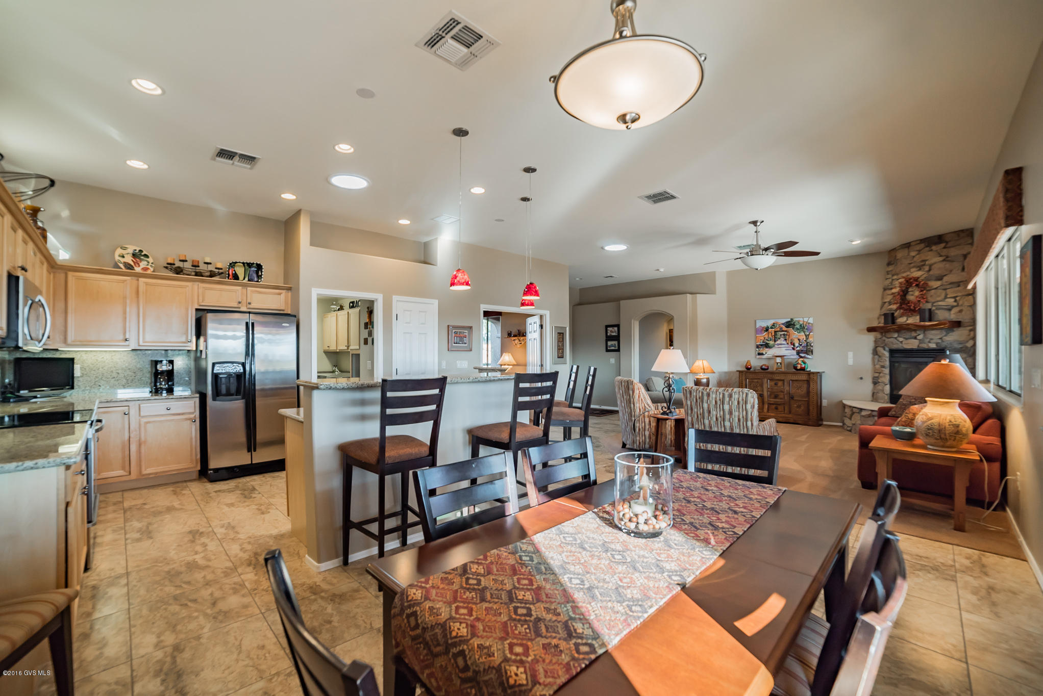 1107 W Calle Artistica