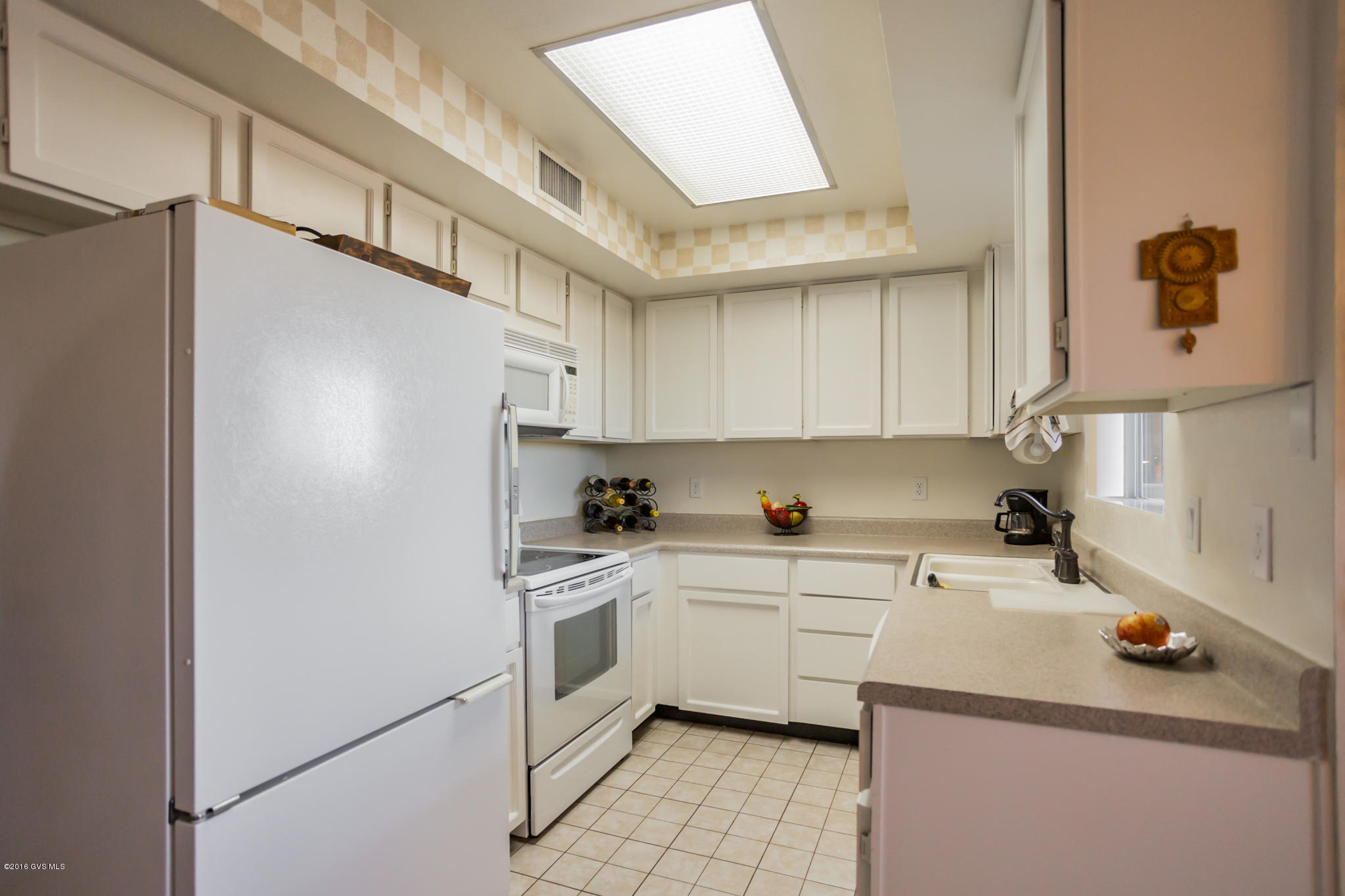 2087 S San Ray