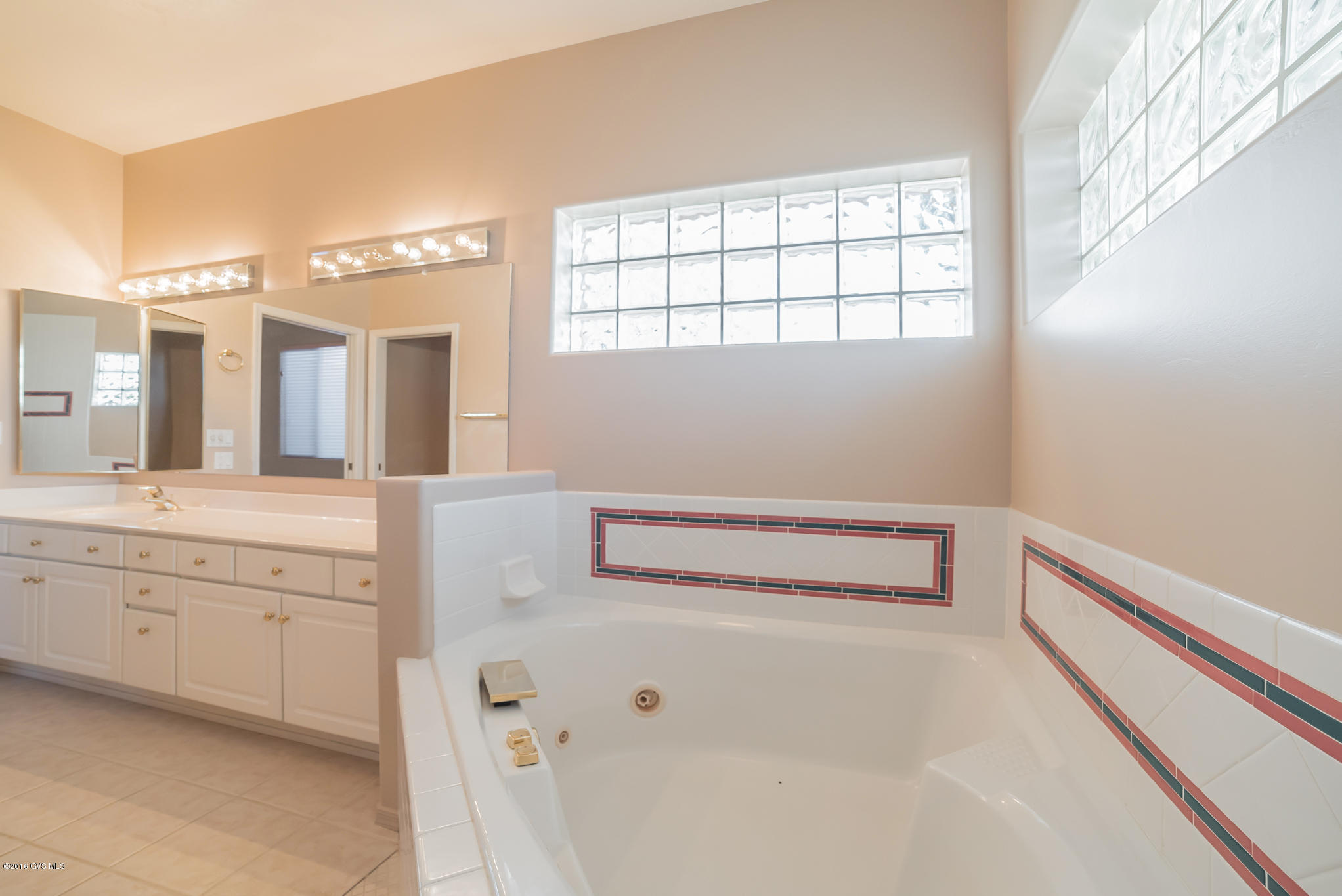 4937 S Meadow Ridge Drive