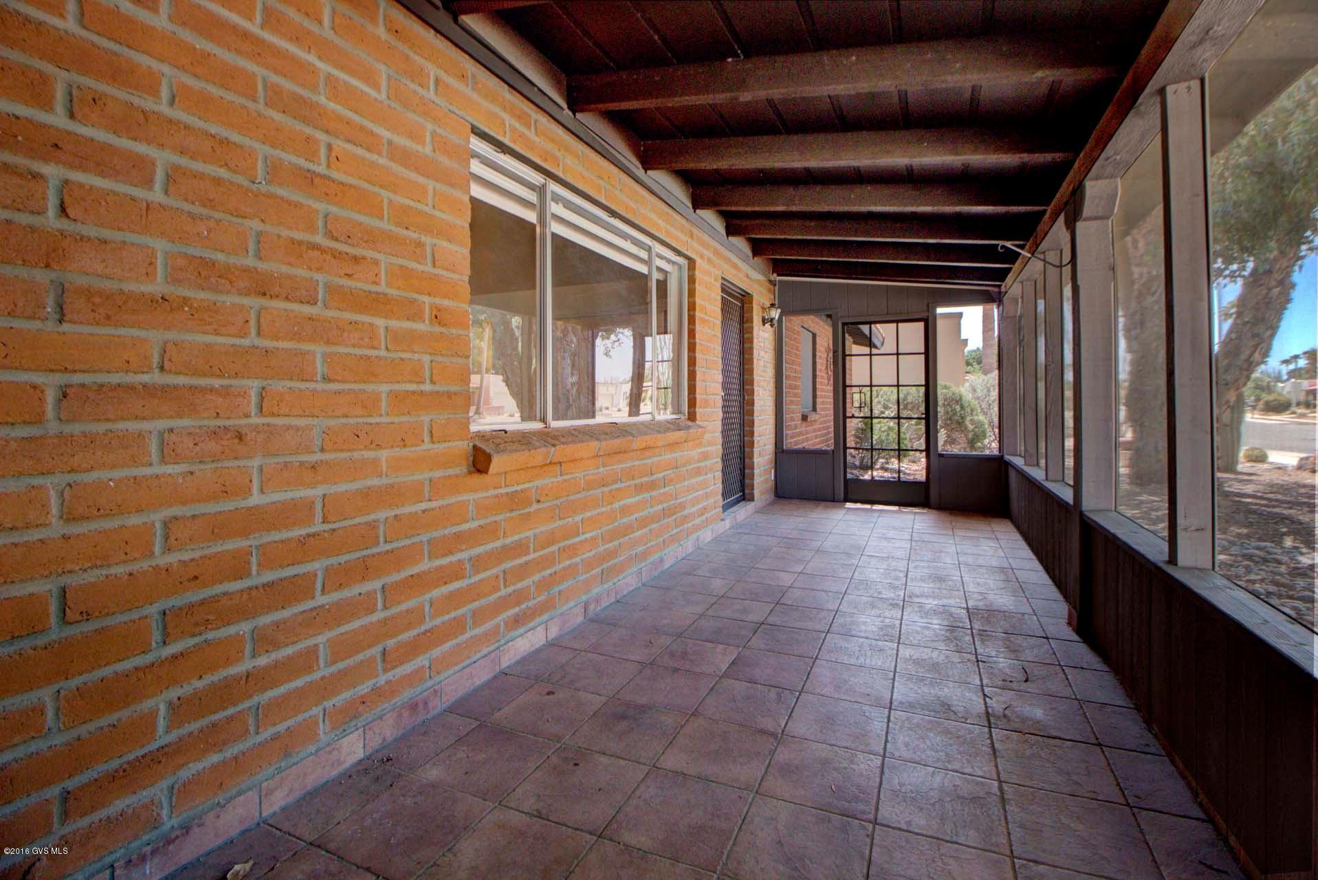 1232 N Paseo Del Cervato