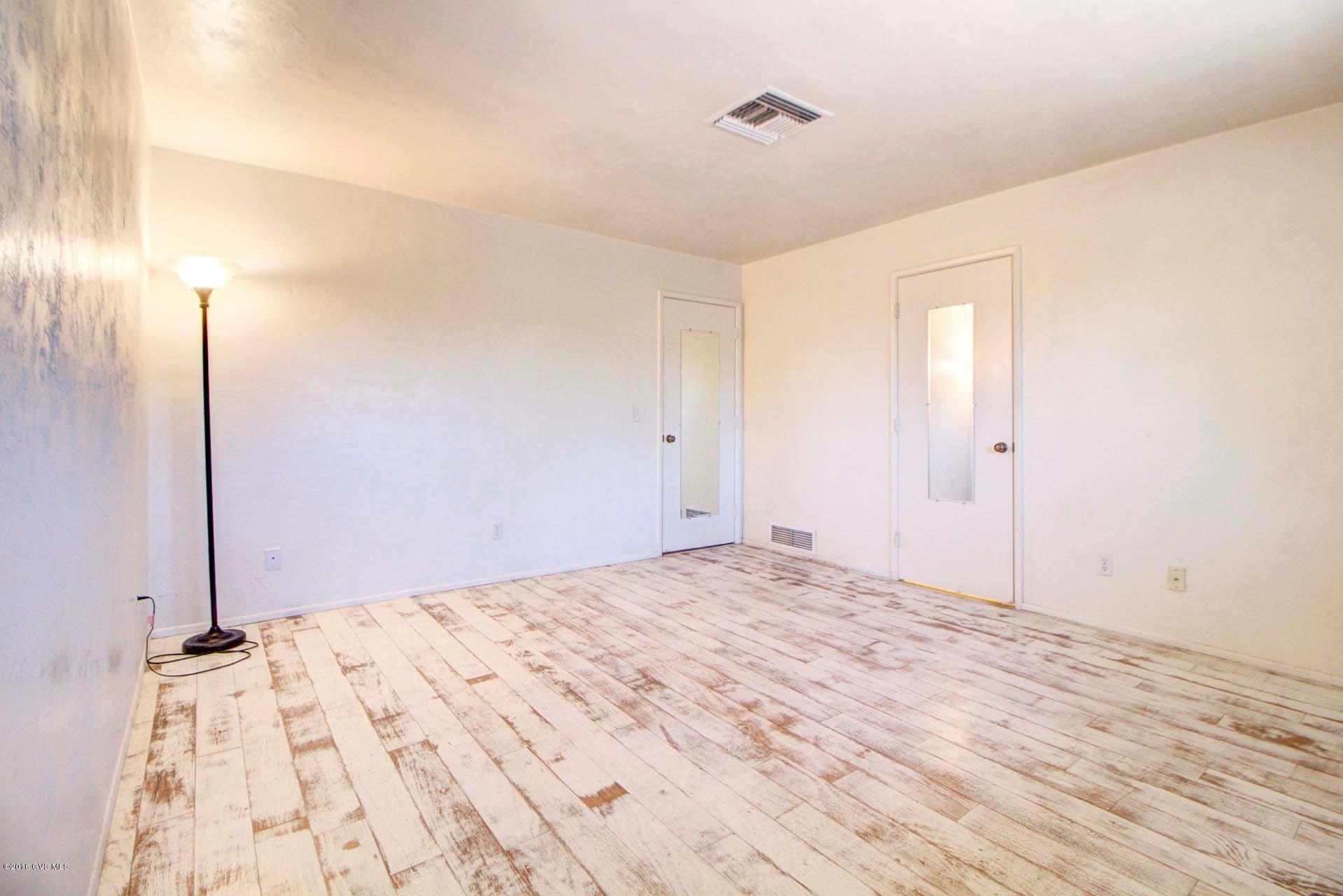 1232 N Paseo Del Cervato