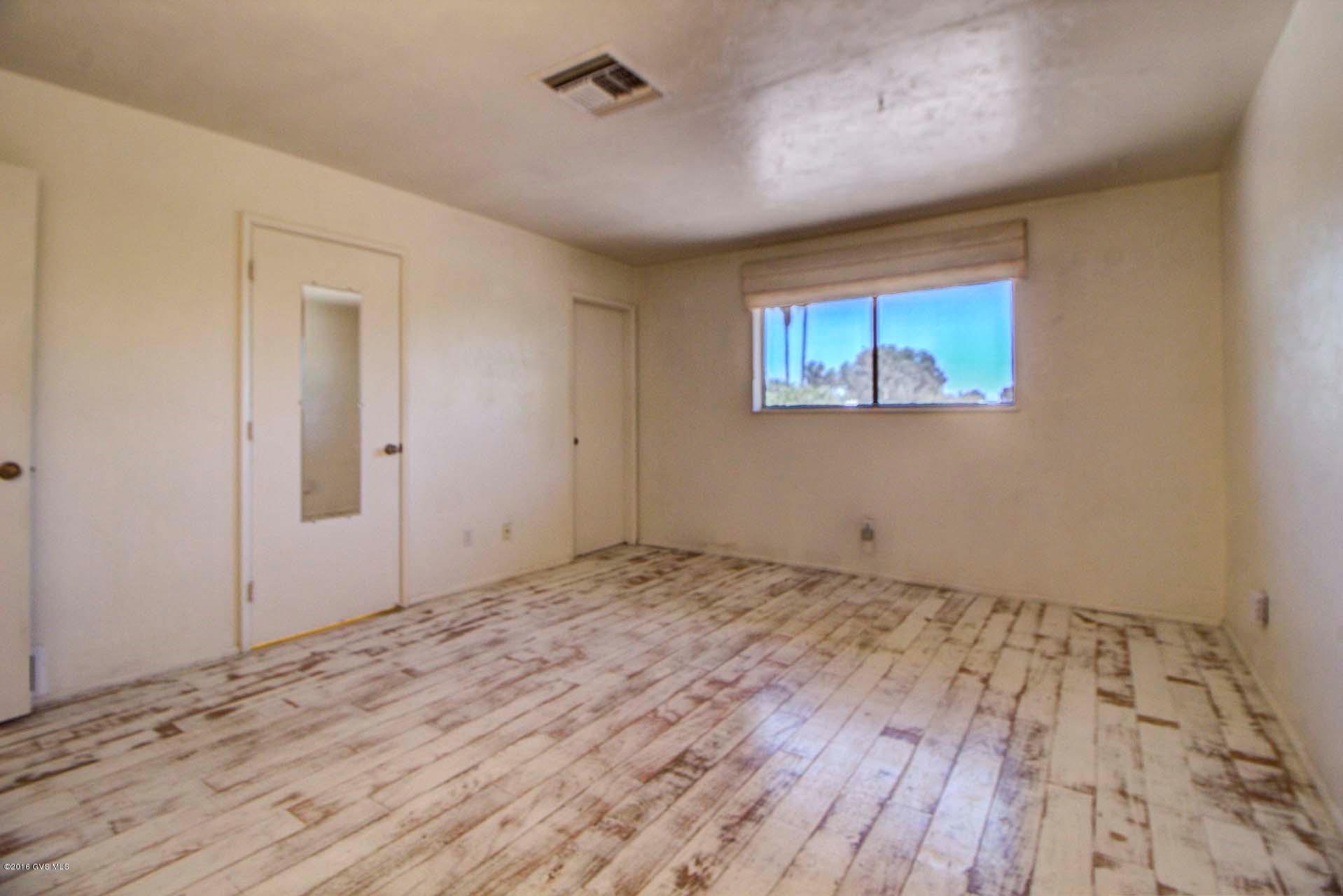 1232 N Paseo Del Cervato