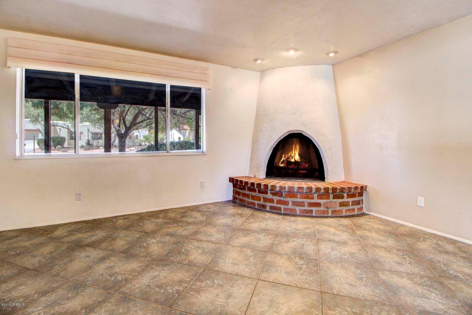 1232 N Paseo Del Cervato