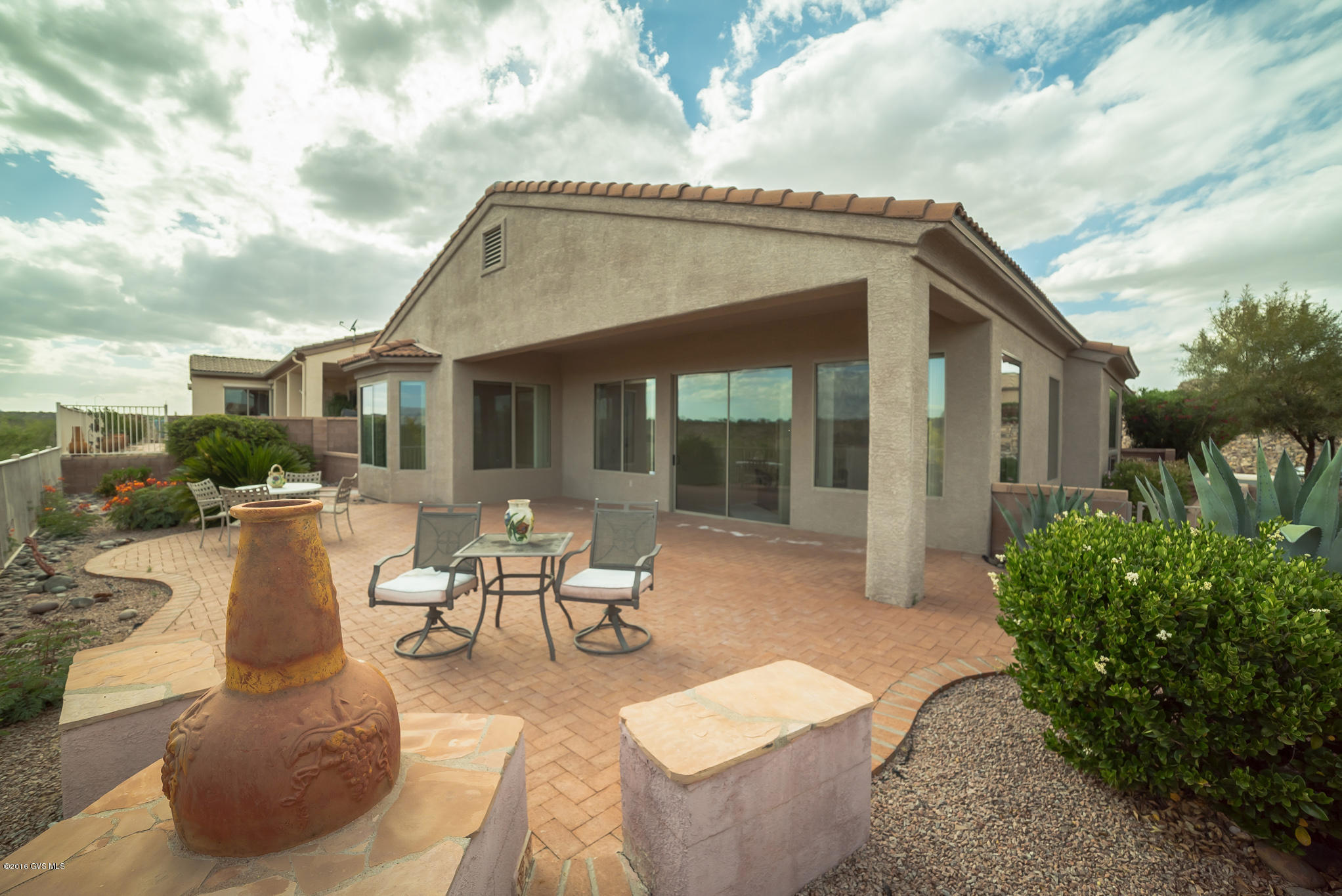 2277 W Calle Cacillo