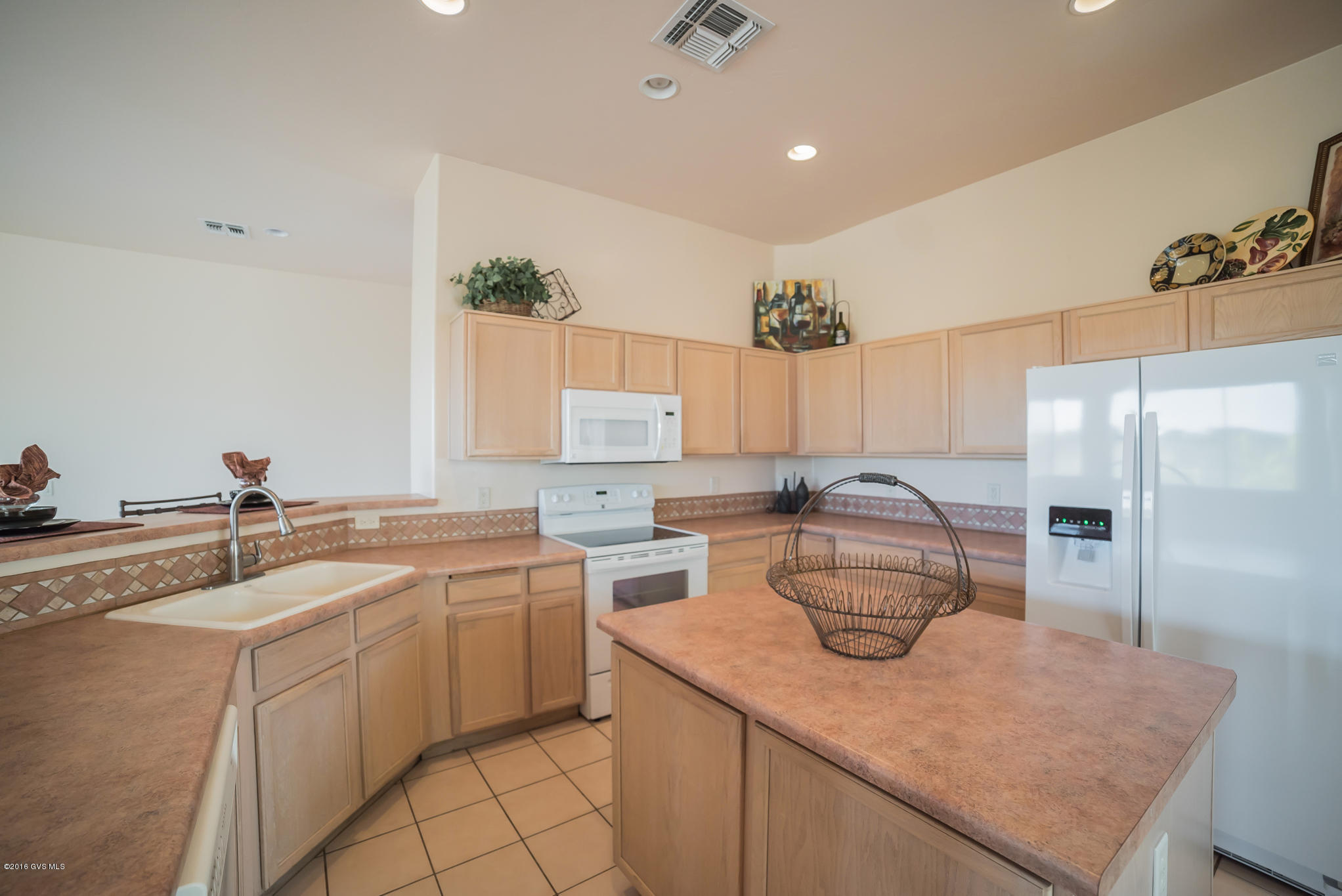 2277 W Calle Cacillo