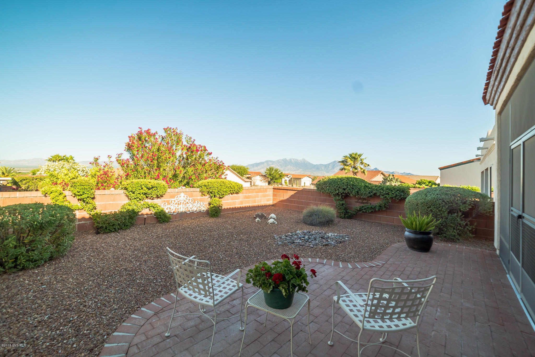 318 N Via Del Clavelito