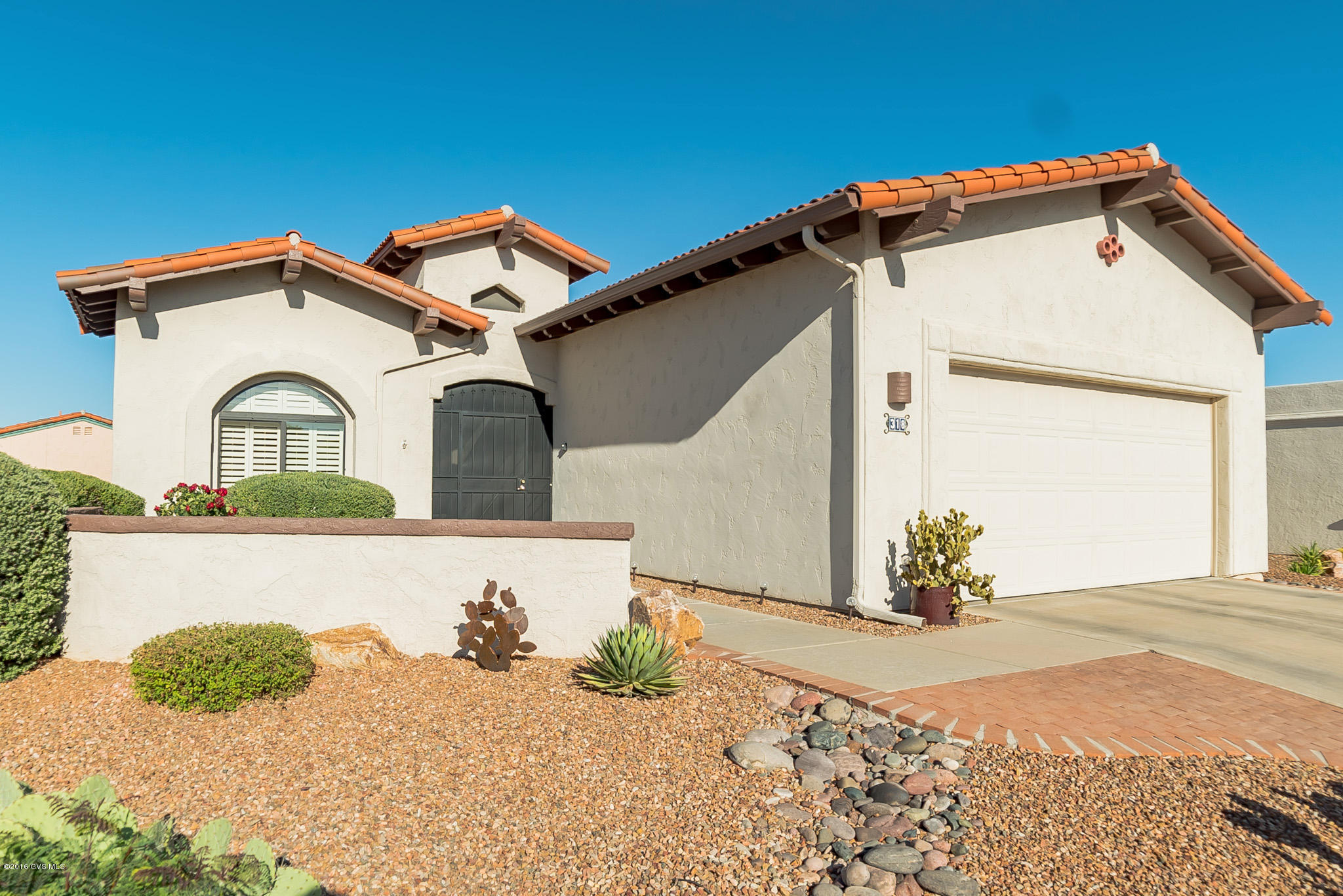 318 N Via Del Clavelito