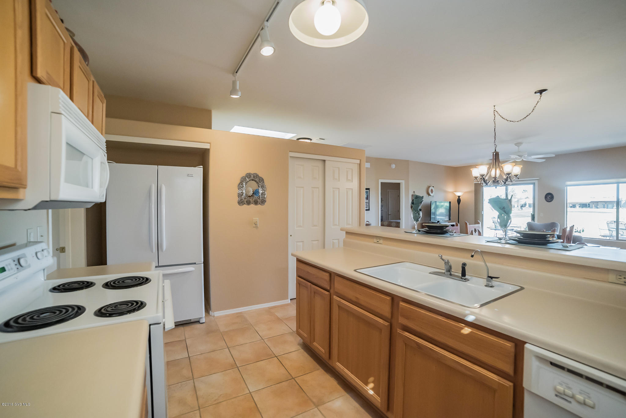 678 W Calle De La Pelotita