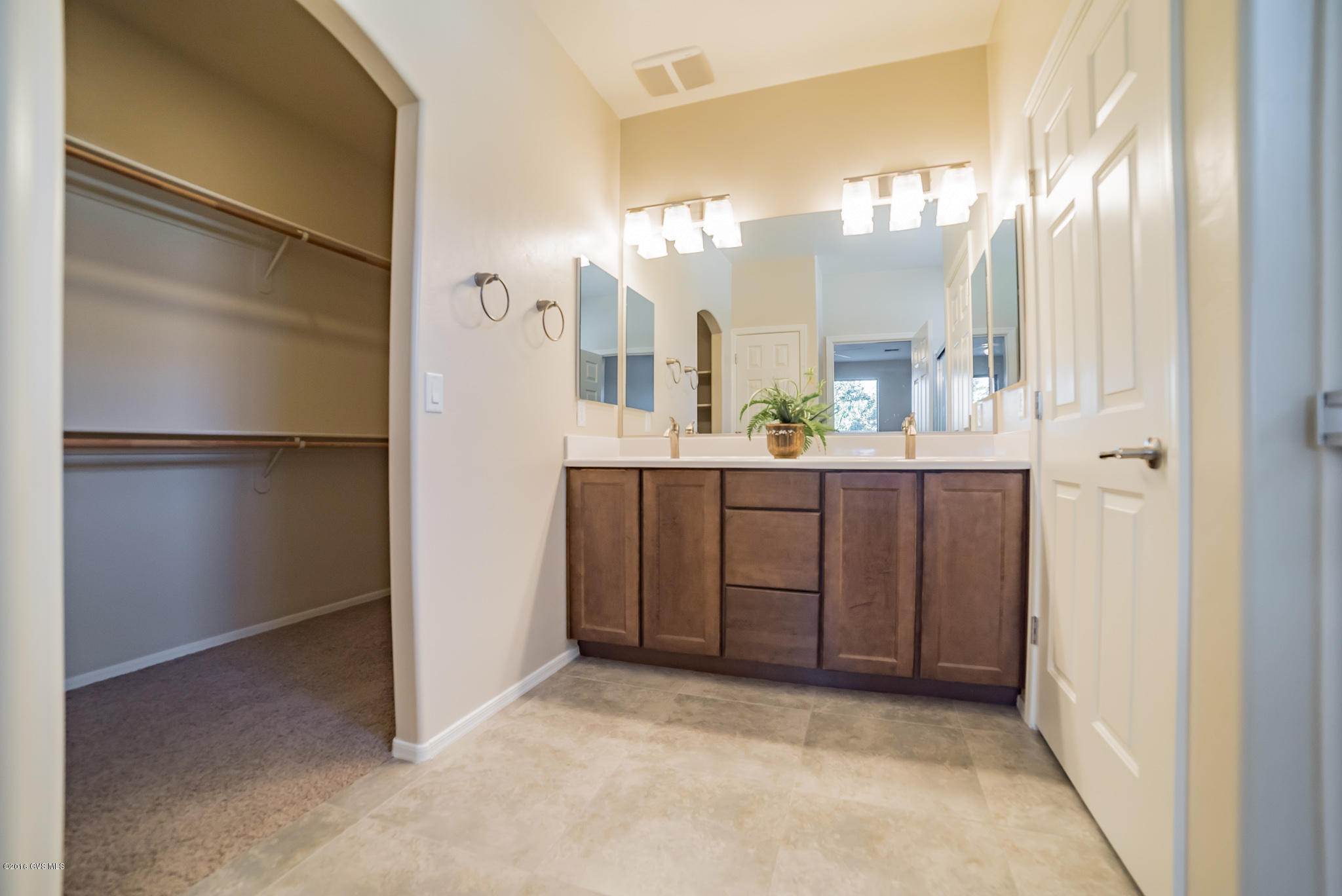 2981 S Royal Aberdeen Loop