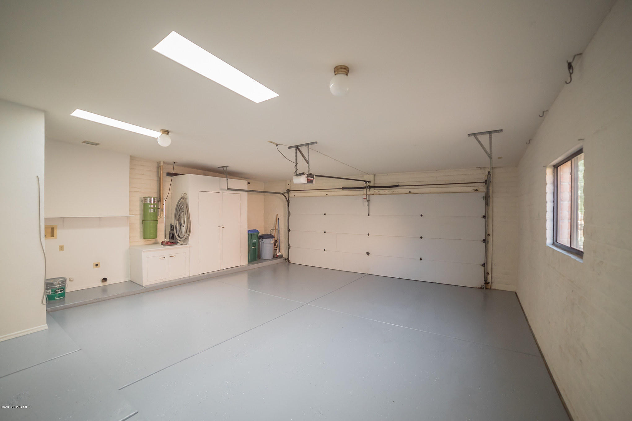 1445 W Camino Del Pato