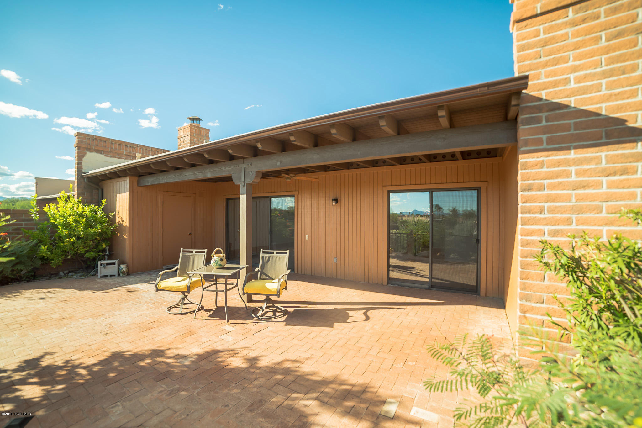 1445 W Camino Del Pato