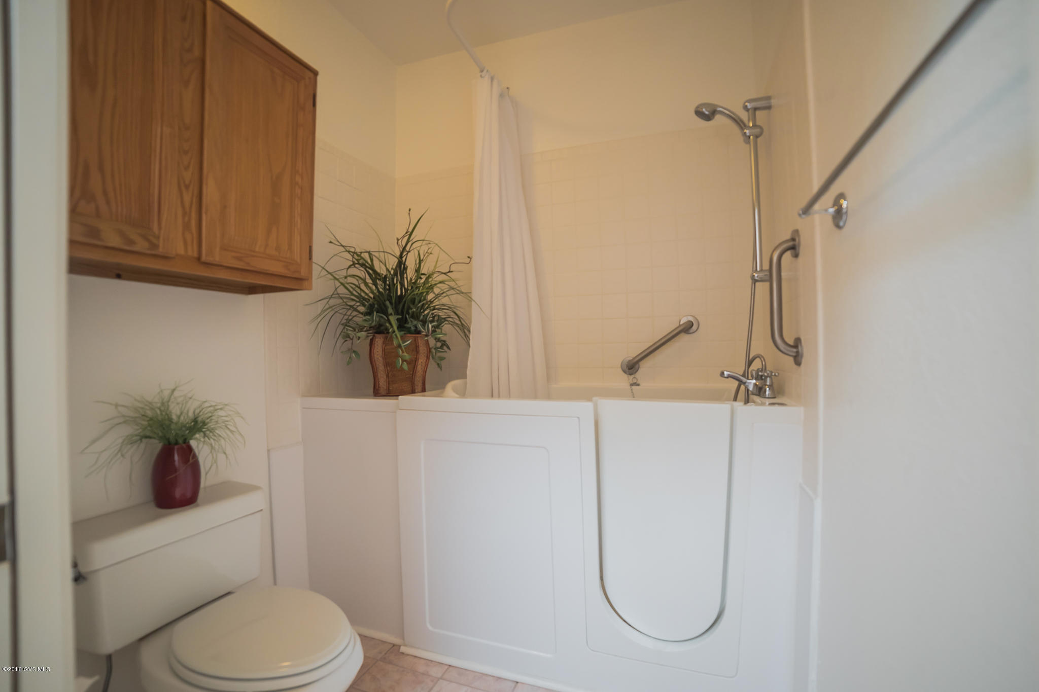 1445 W Camino Del Pato