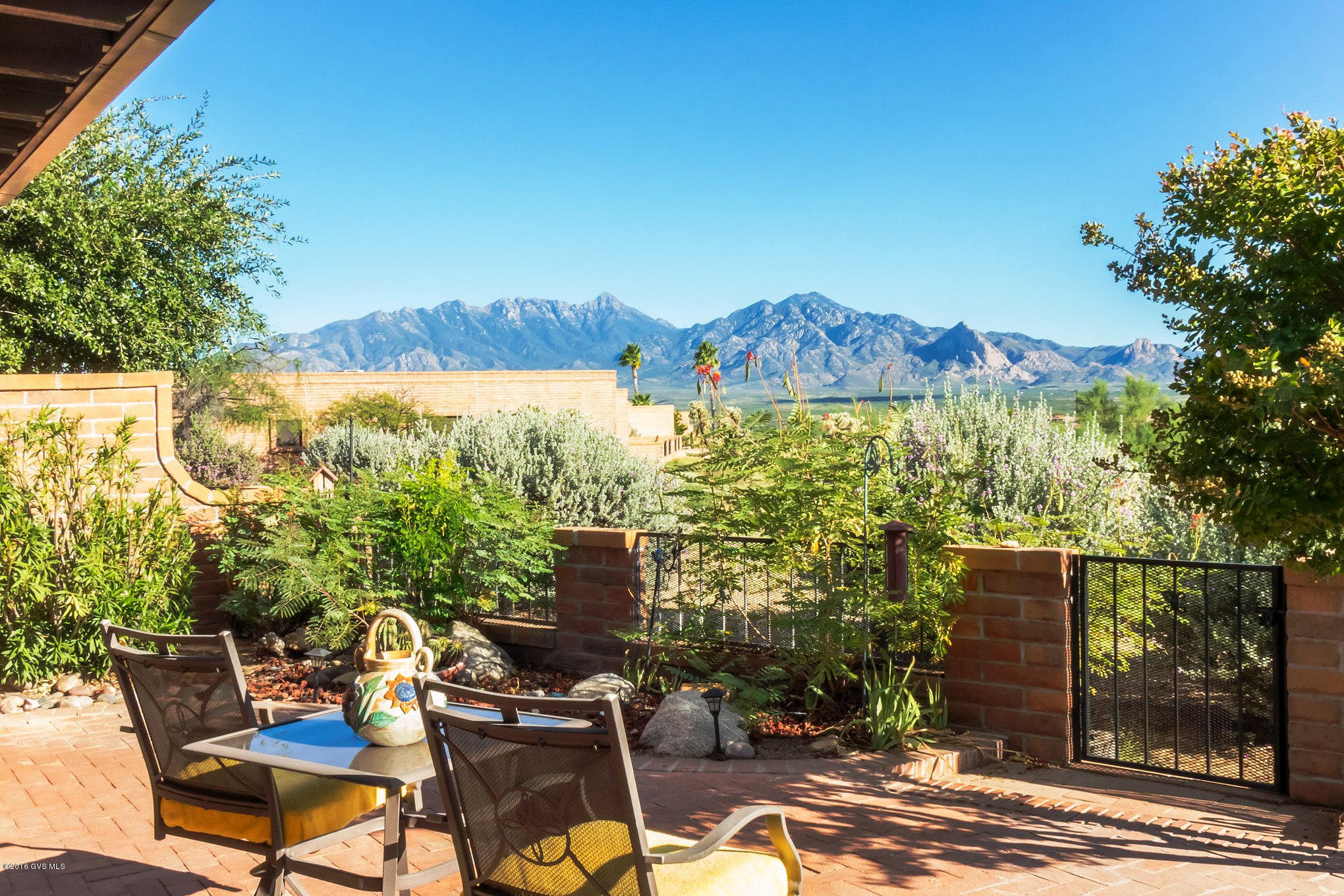 1445 W Camino Del Pato