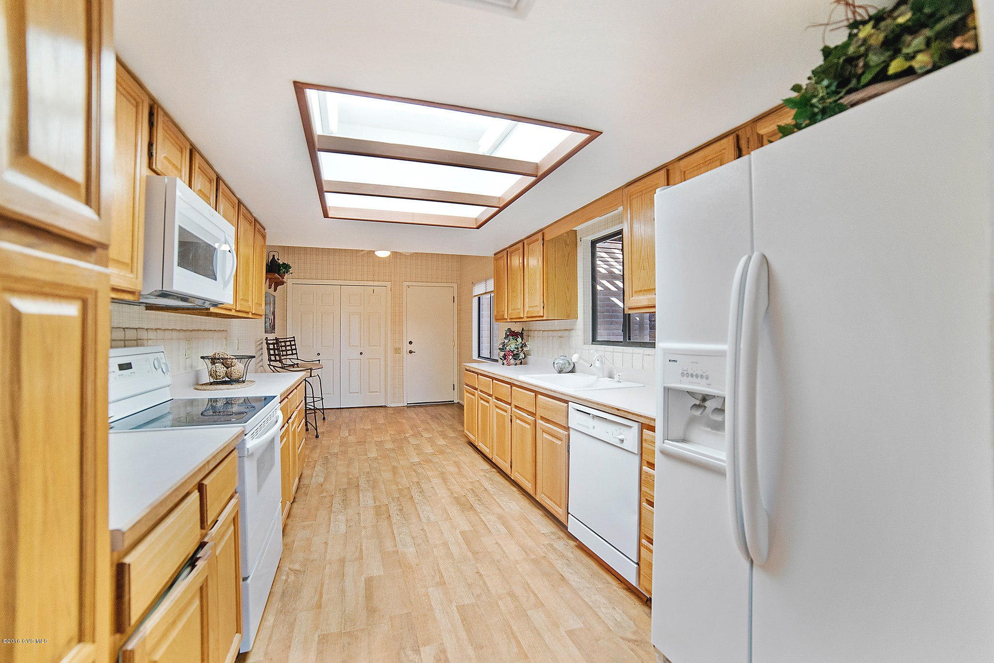 1445 W Camino Del Pato