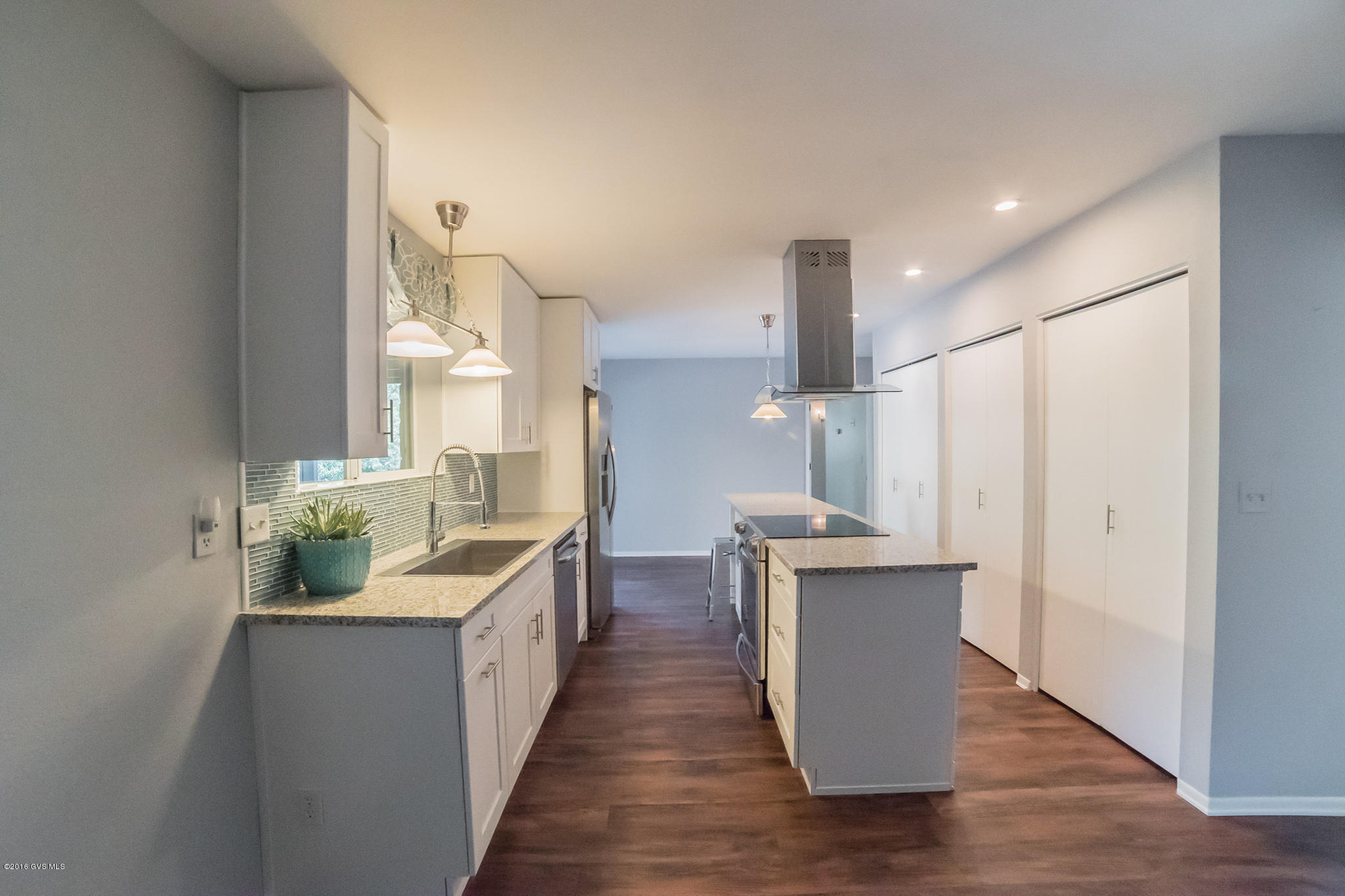 230 W Paseo Del Chino