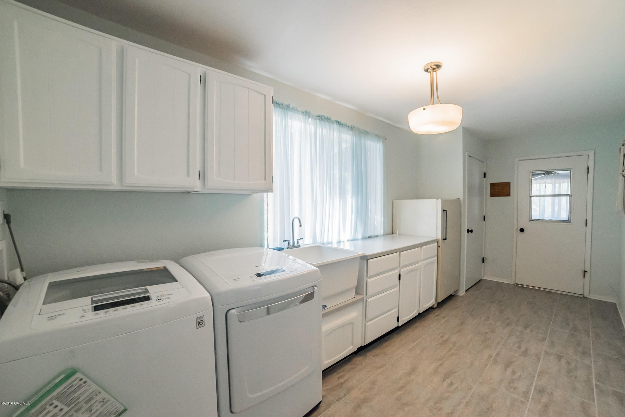 230 W Paseo Del Chino