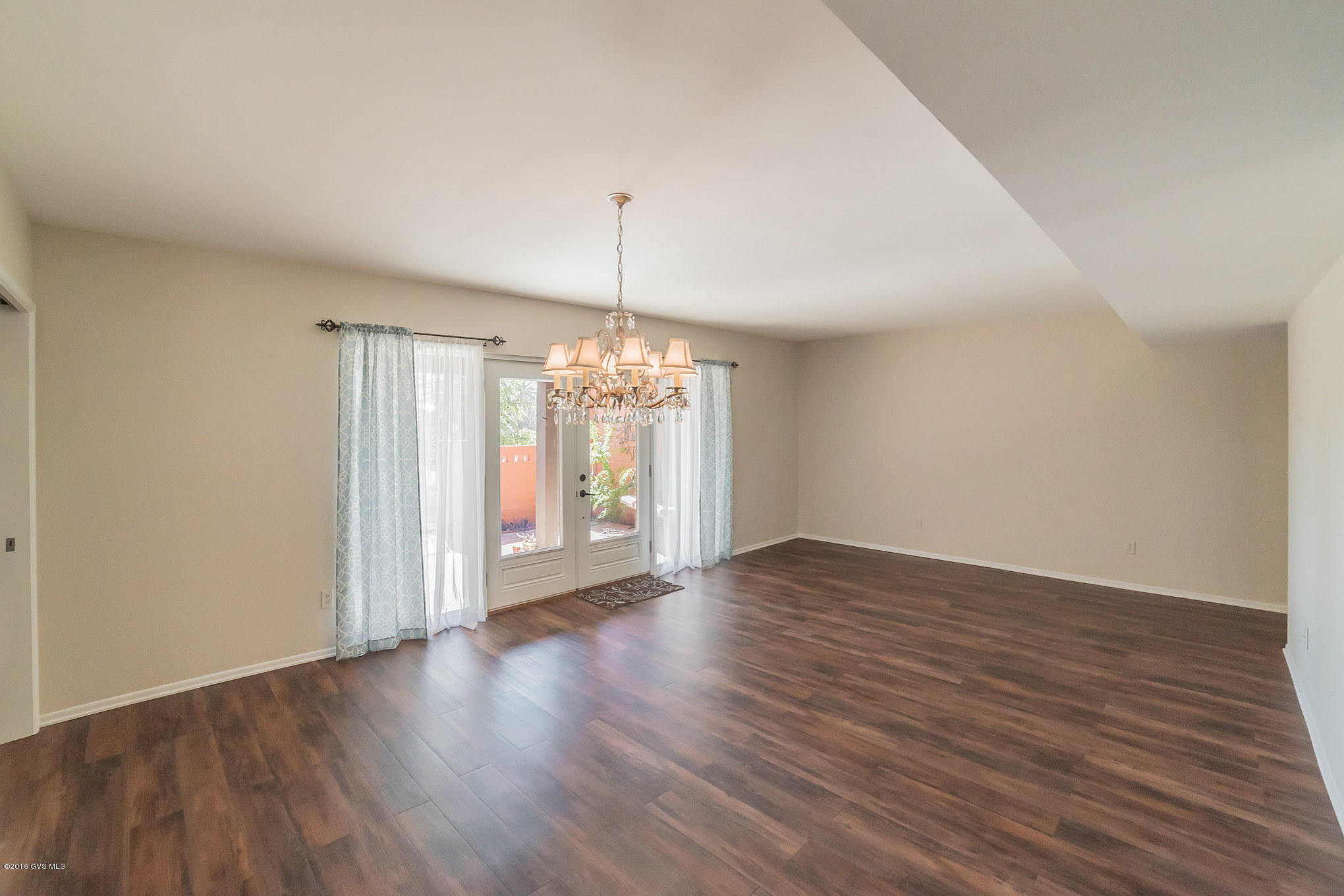 230 W Paseo Del Chino