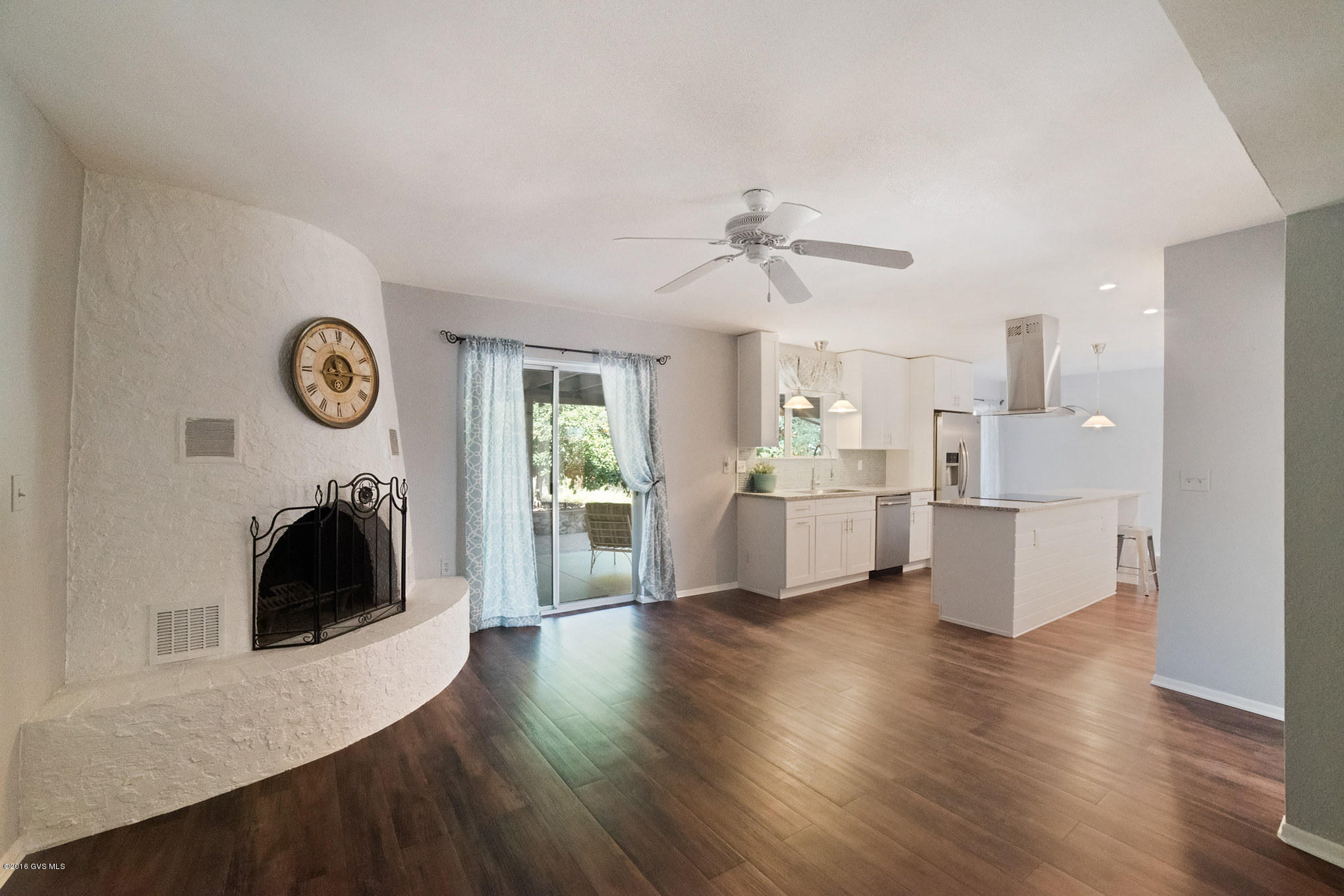 230 W Paseo Del Chino