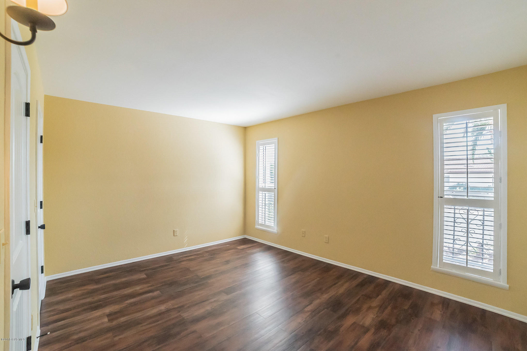 230 W Paseo Del Chino