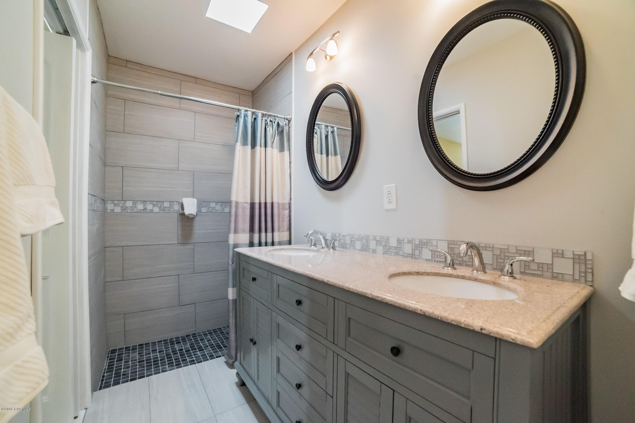 230 W Paseo Del Chino