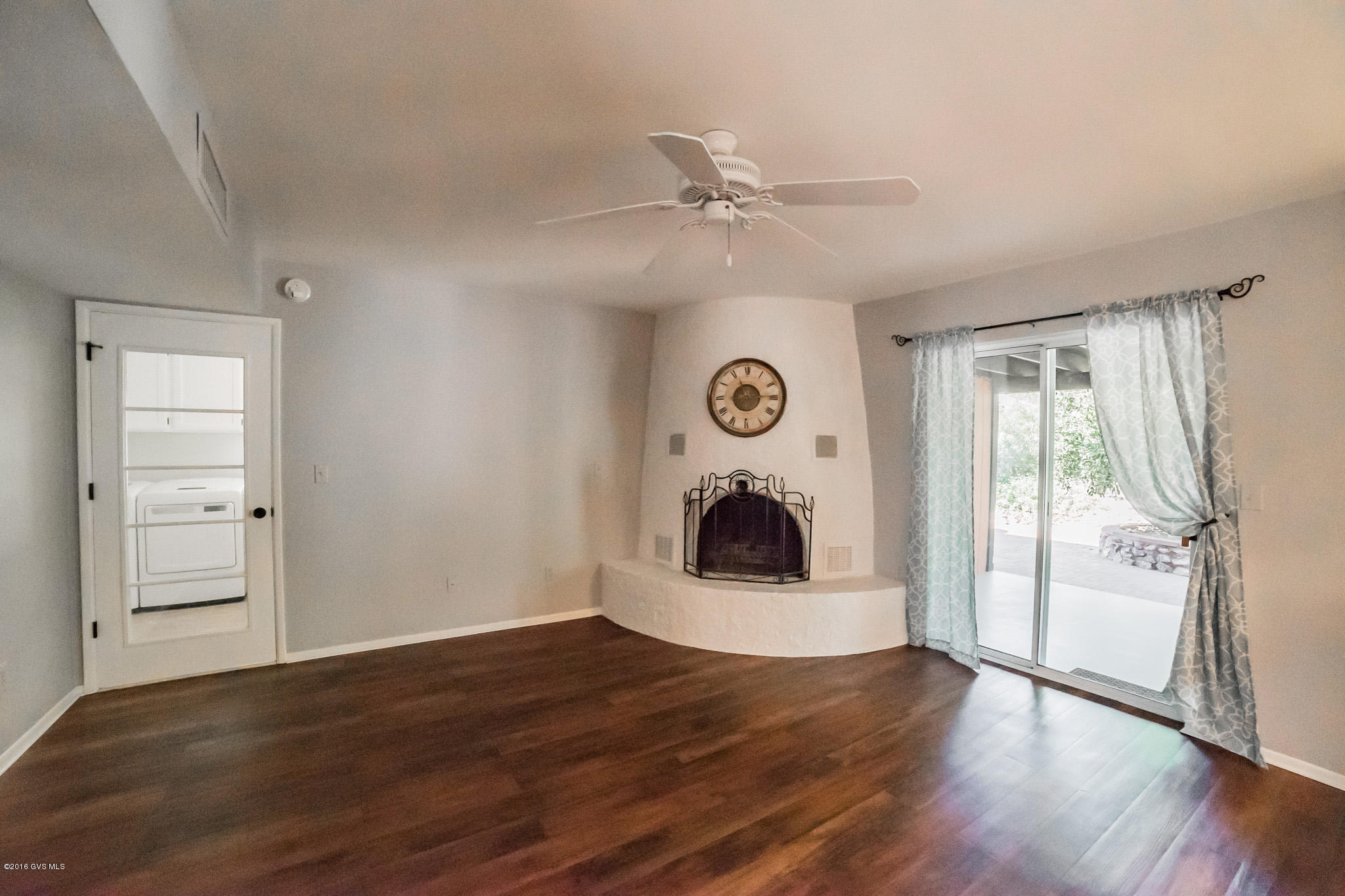 230 W Paseo Del Chino