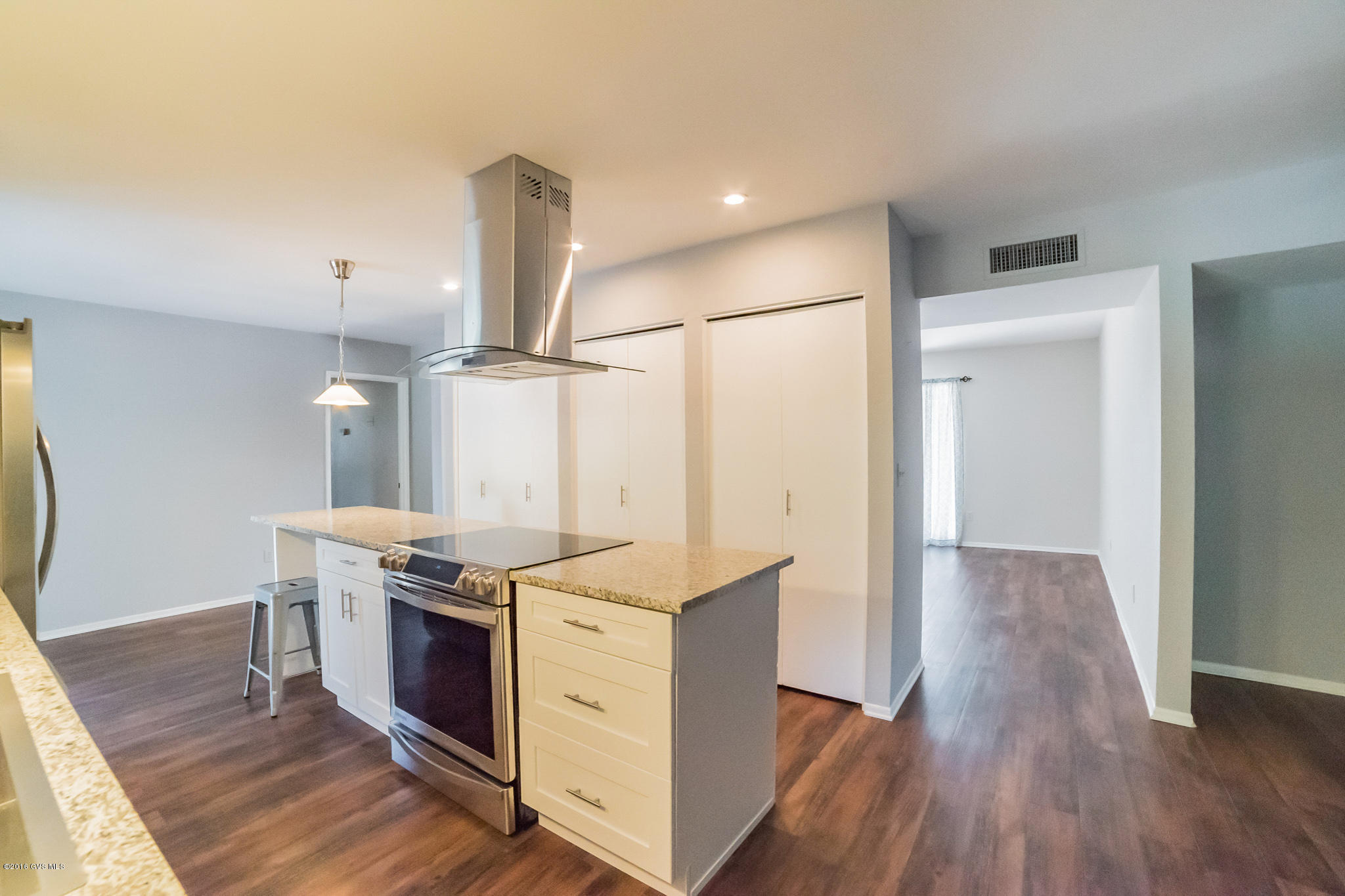 230 W Paseo Del Chino