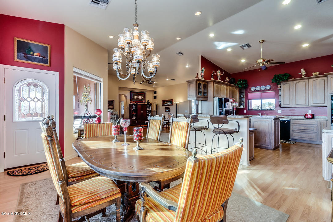 1575 S Walnut Spring Place