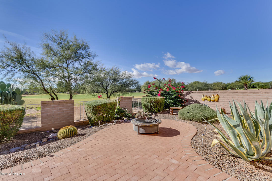 715 W Waterview Drive