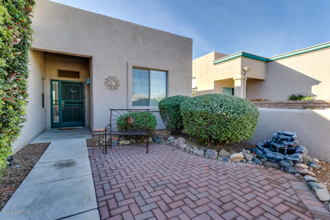 715 W Waterview Drive