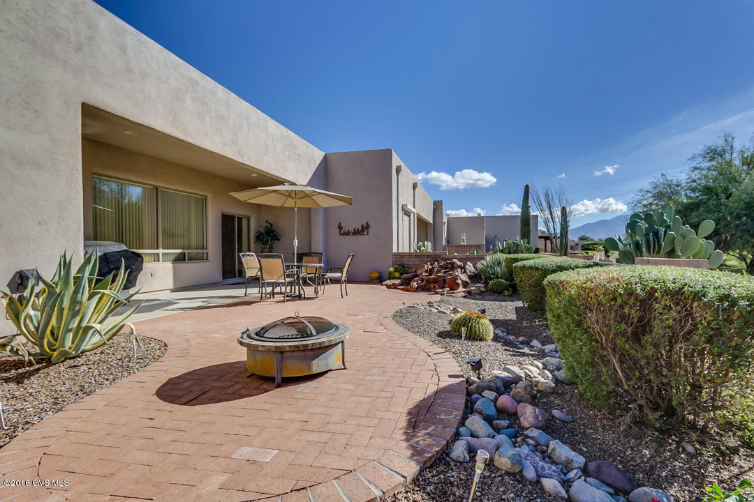 715 W Waterview Drive