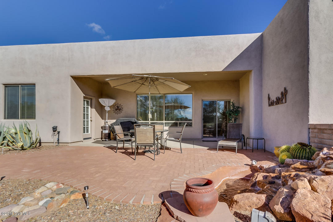 715 W Waterview Drive