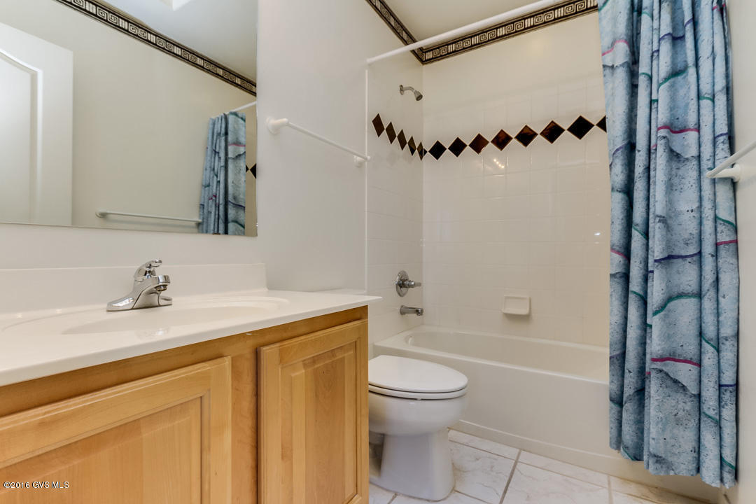 715 W Waterview Drive