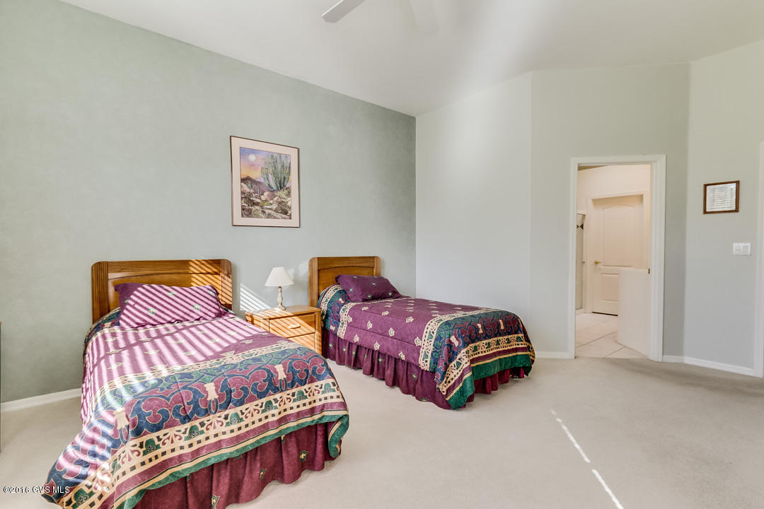 715 W Waterview Drive