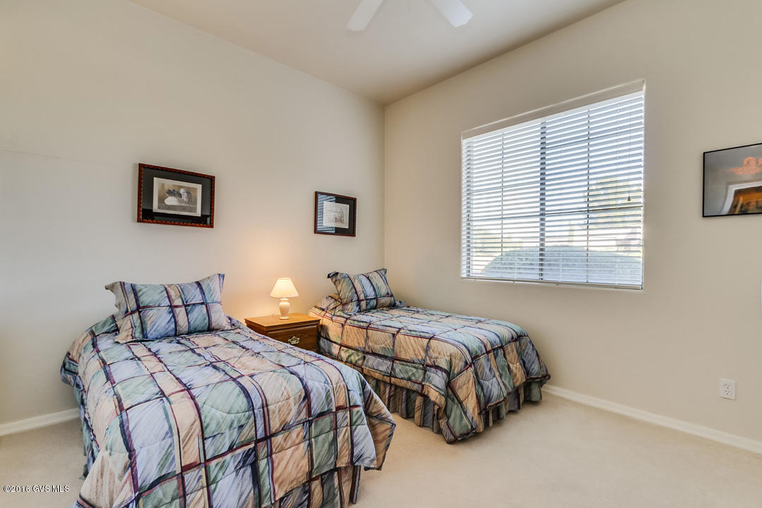 715 W Waterview Drive