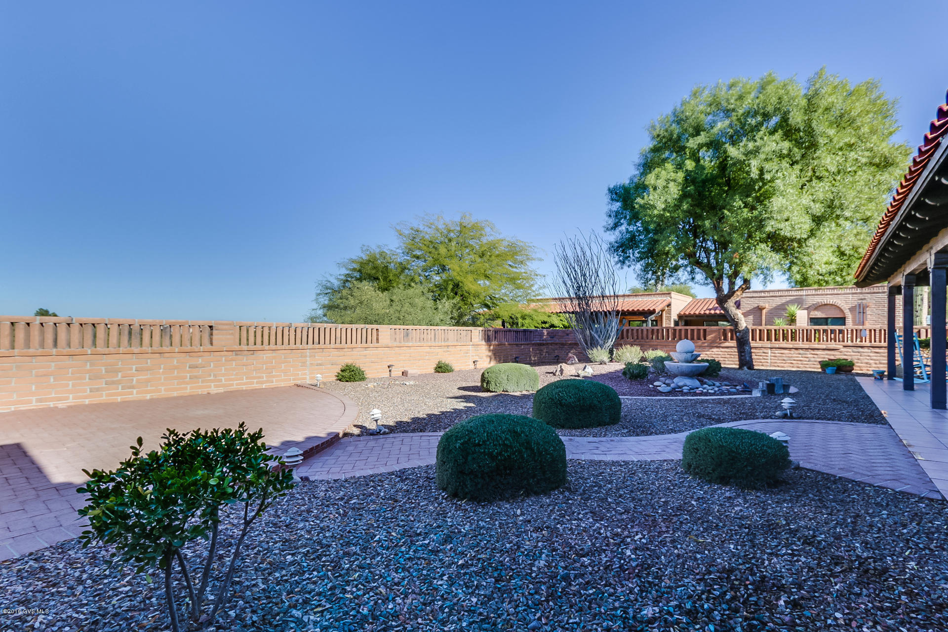 1136 W Camino Urbano