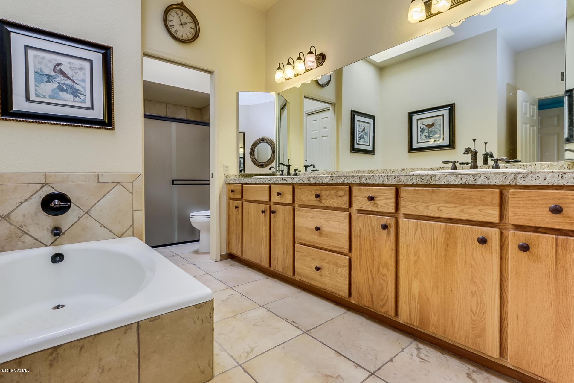 1136 W Camino Urbano