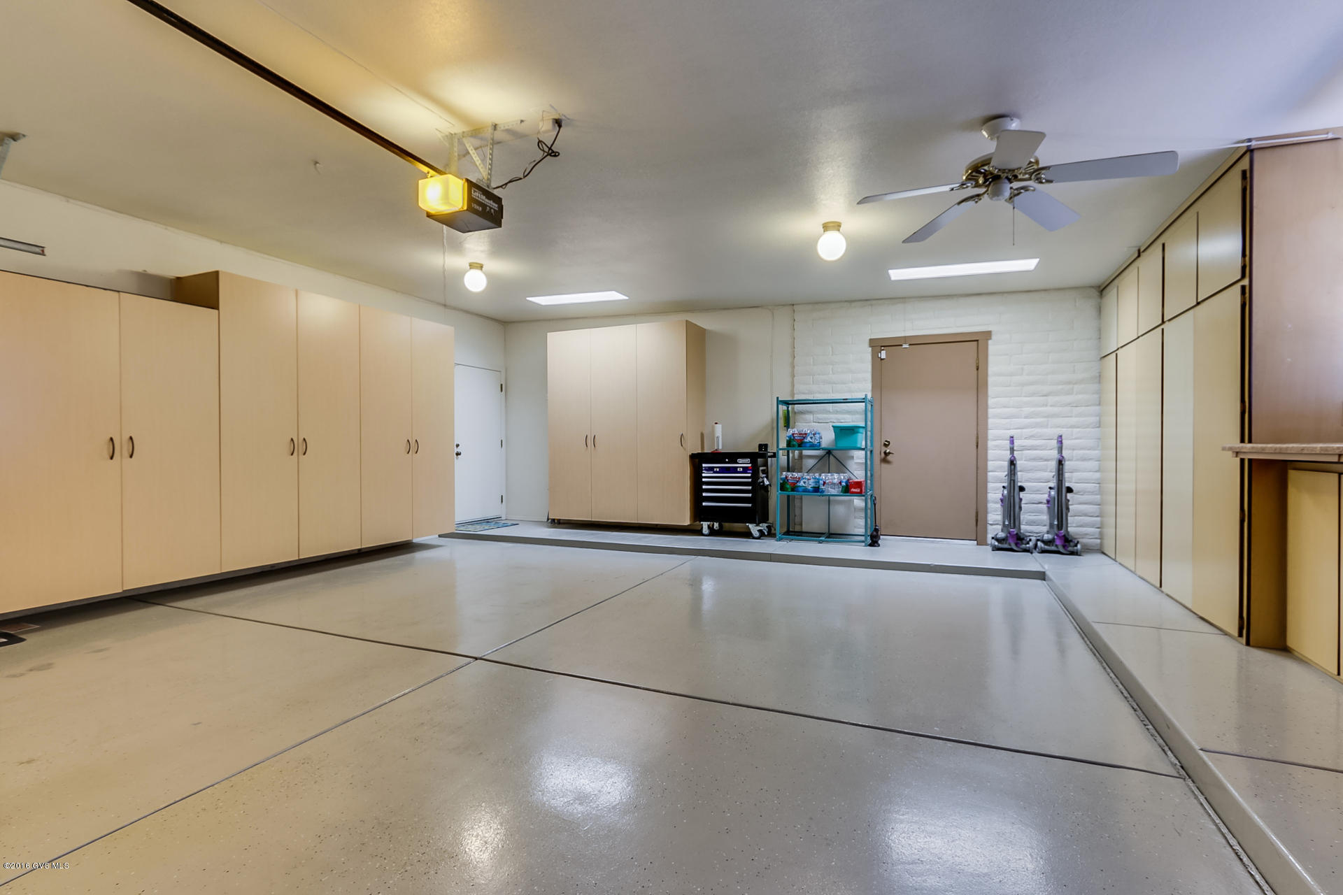 1136 W Camino Urbano