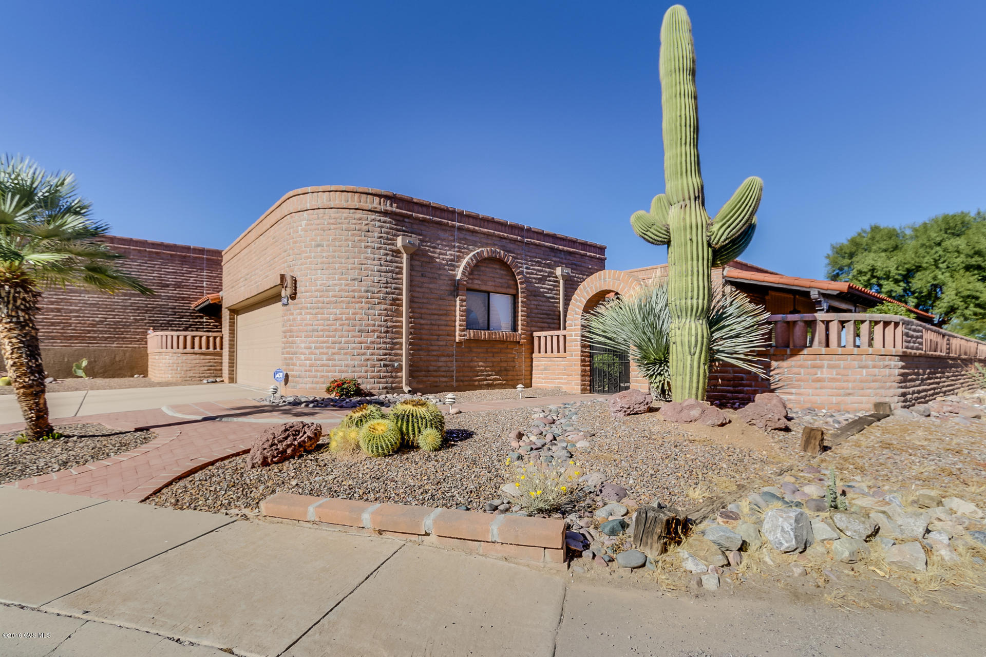 1136 W Camino Urbano