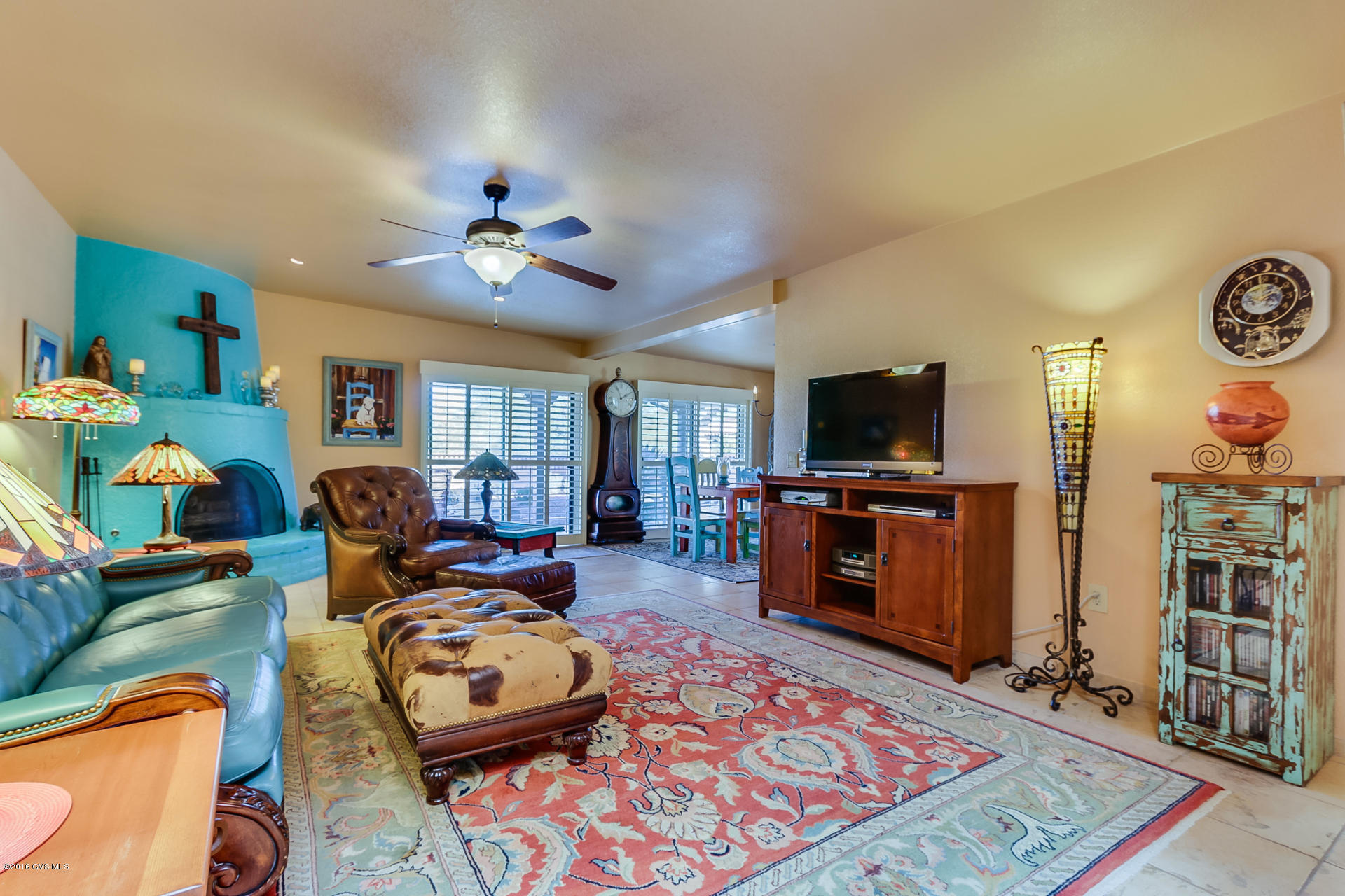 1136 W Camino Urbano