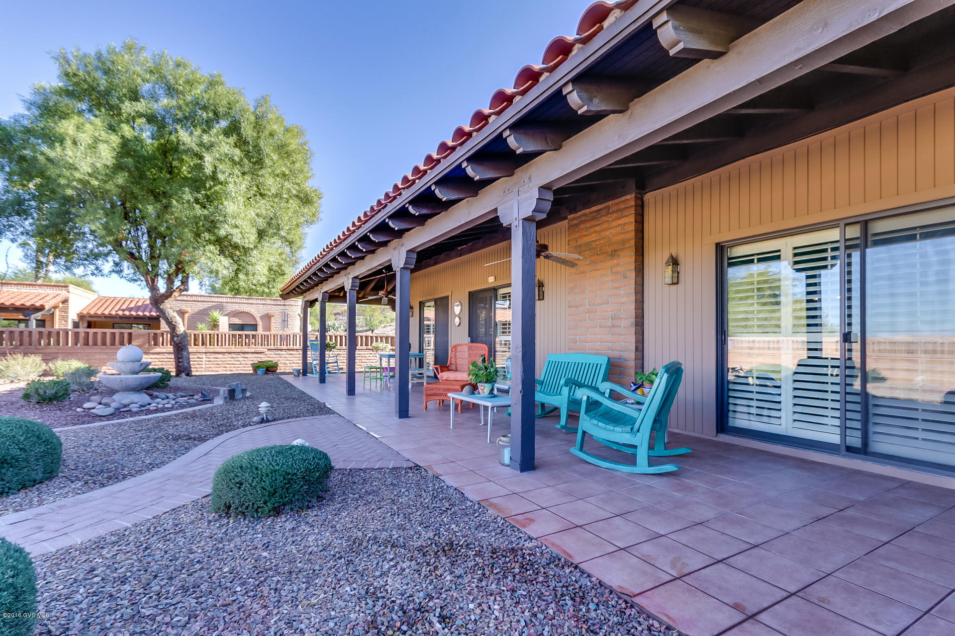 1136 W Camino Urbano