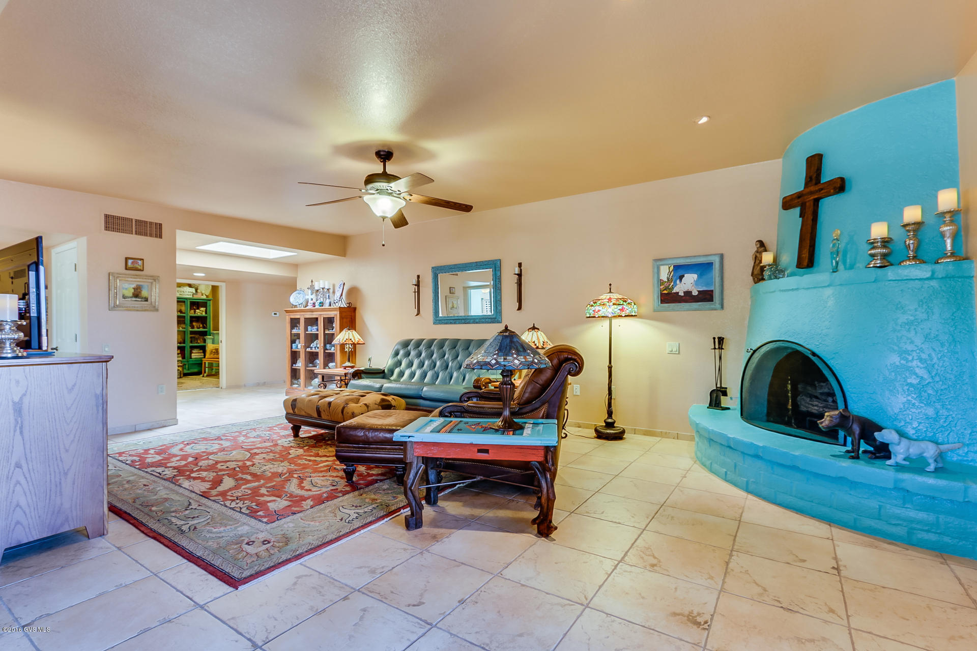 1136 W Camino Urbano