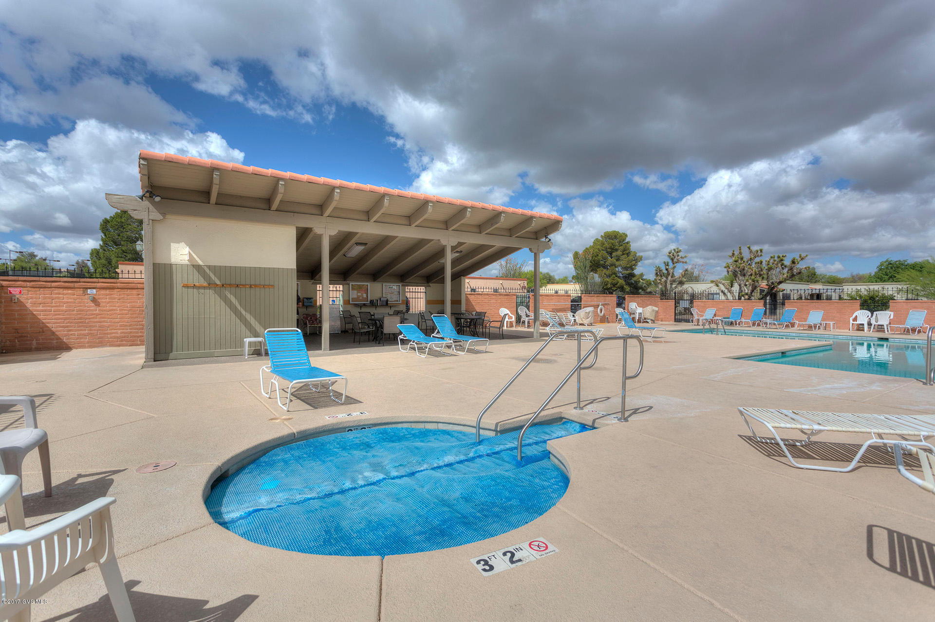 1055 S Calle De Las Casitas
