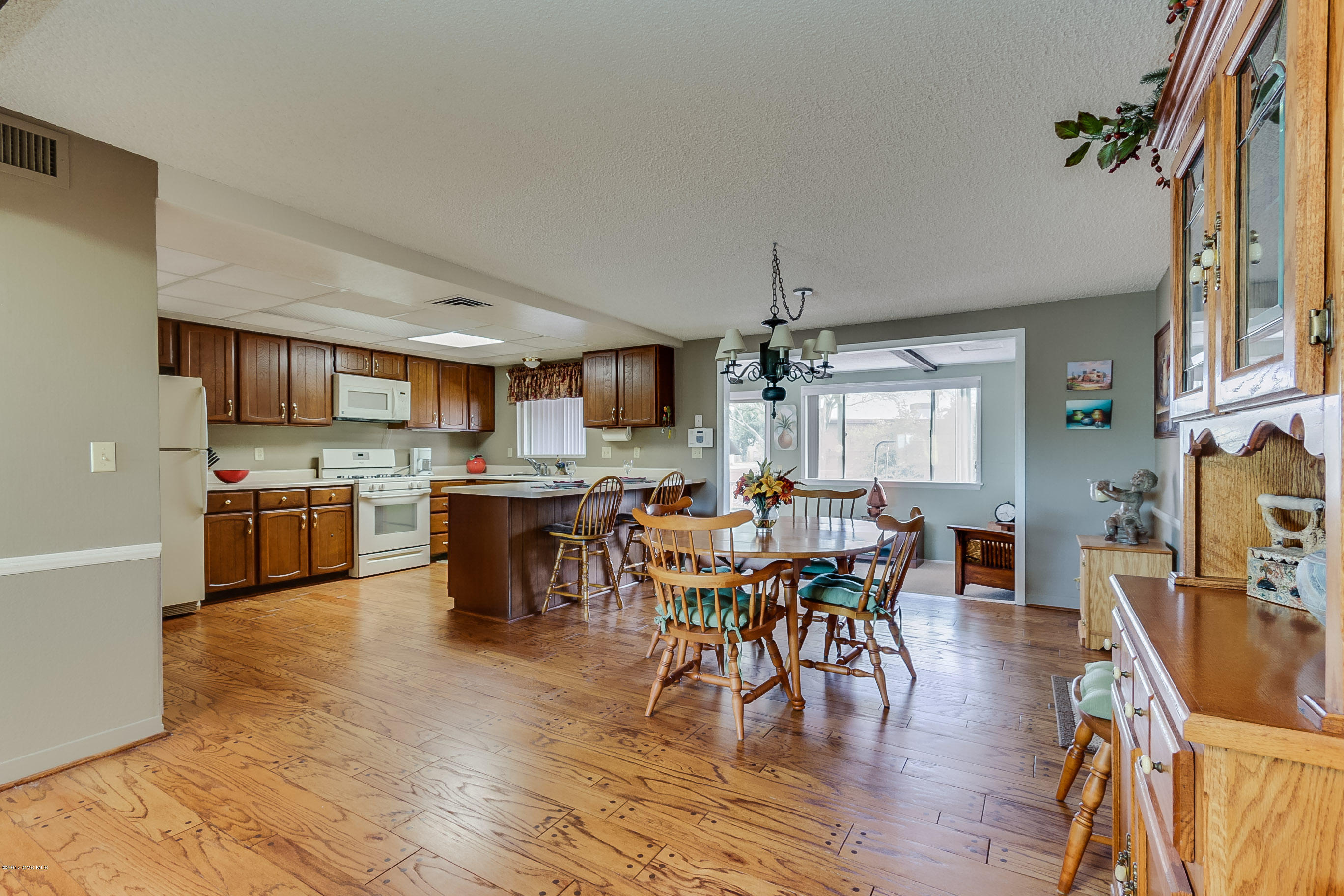 1530 S San Ray