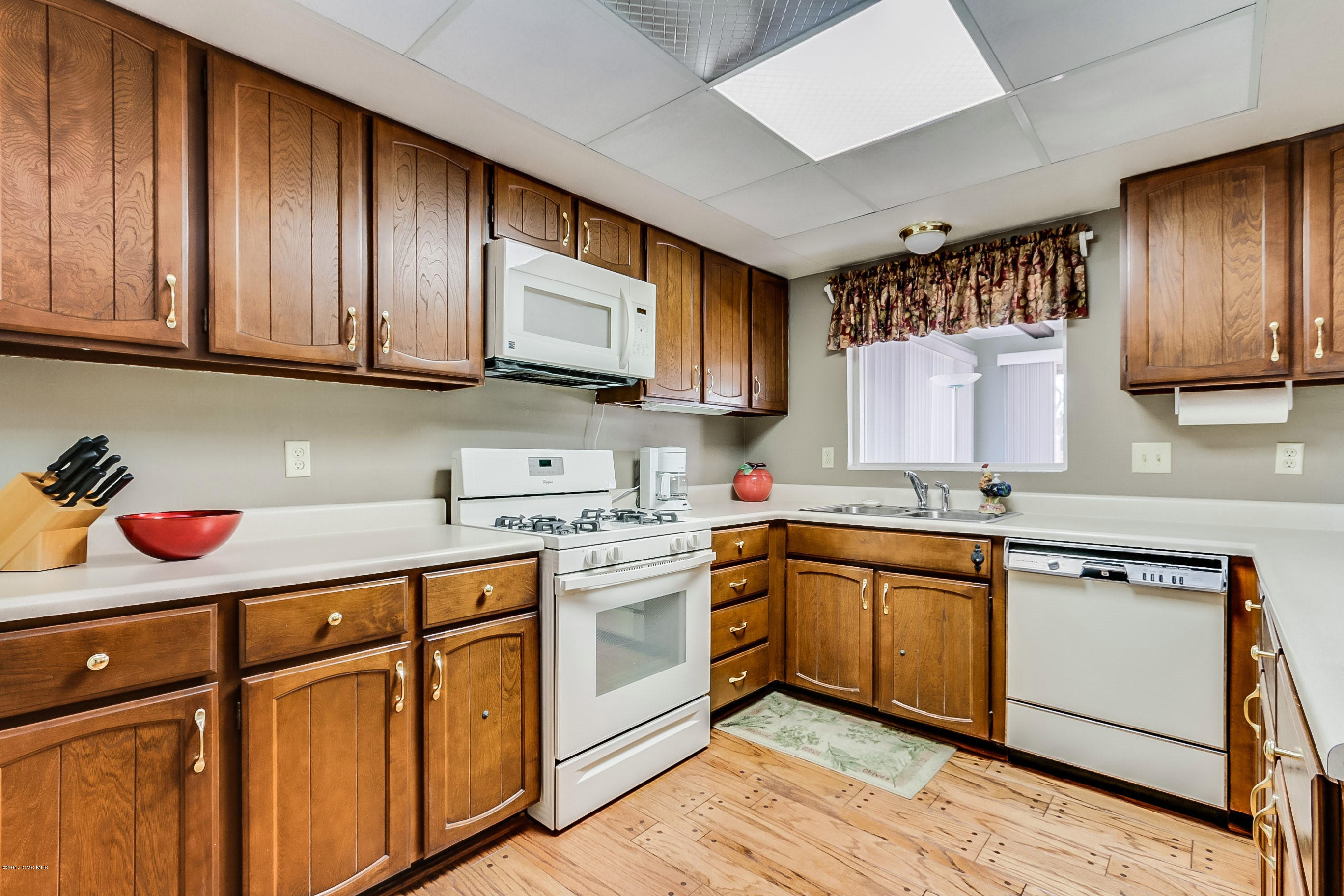 1530 S San Ray