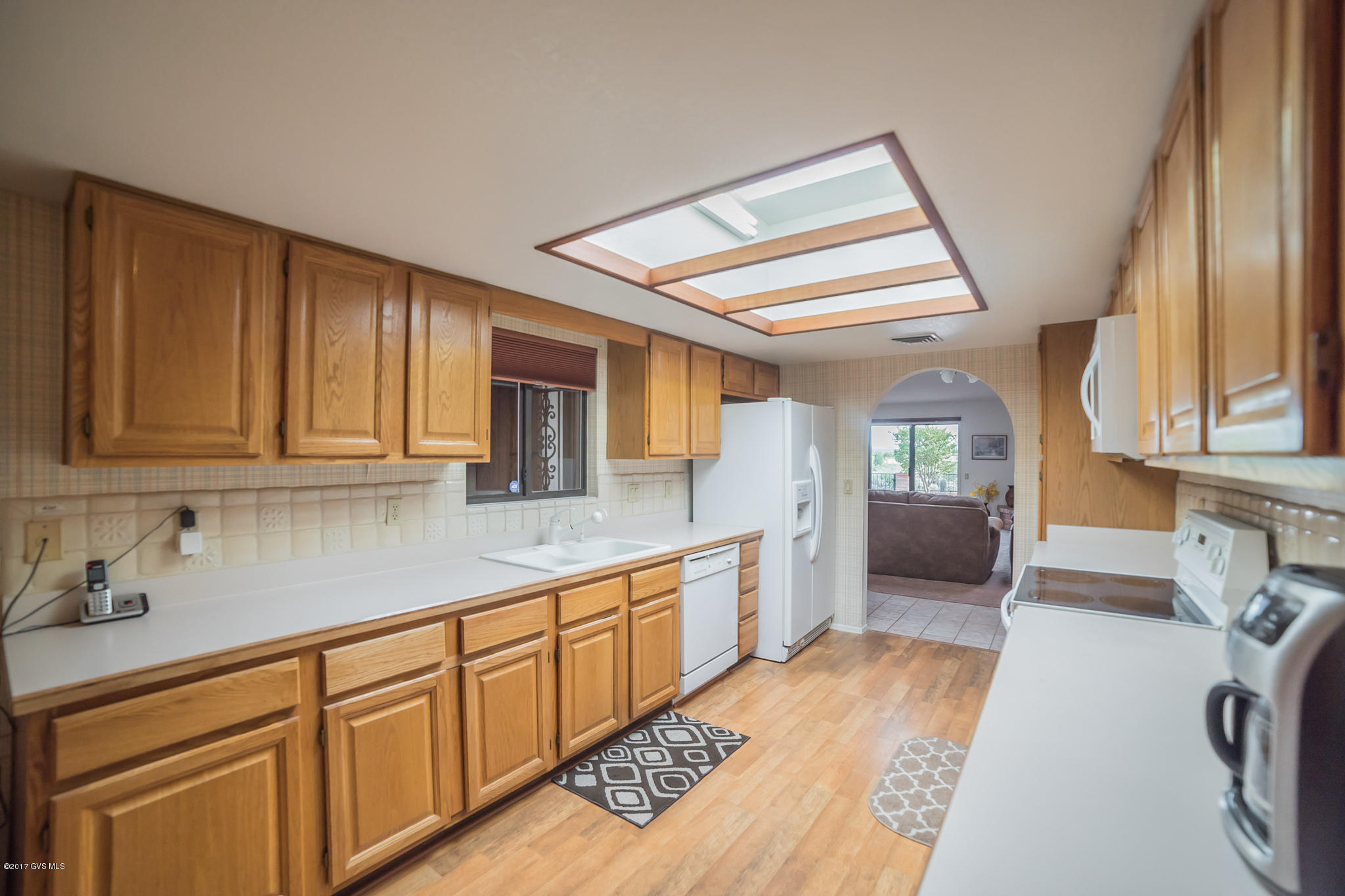 1445 W Camino Del Pato