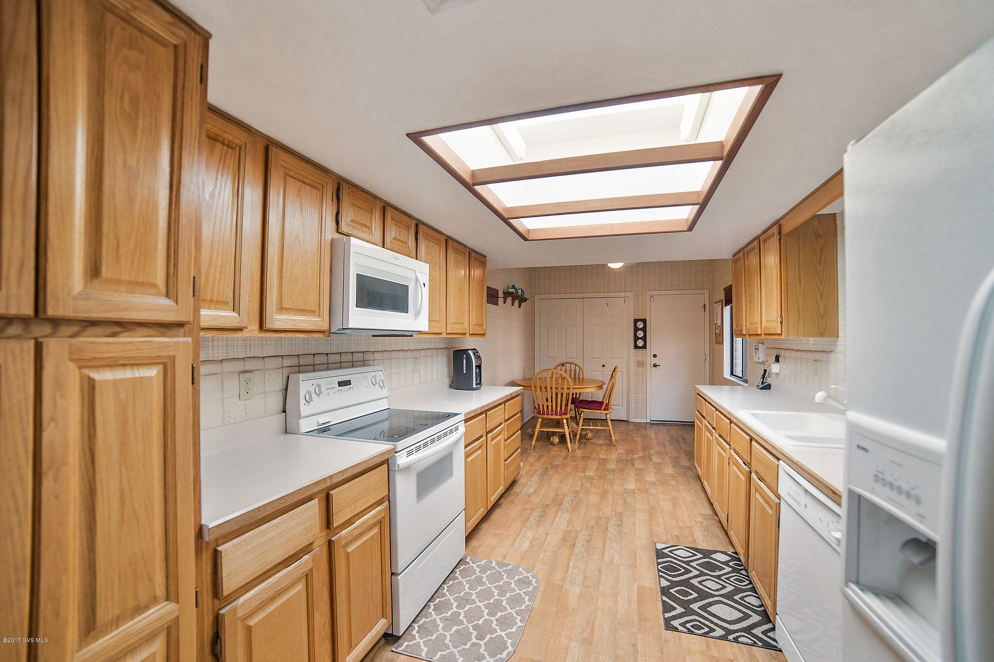 1445 W Camino Del Pato