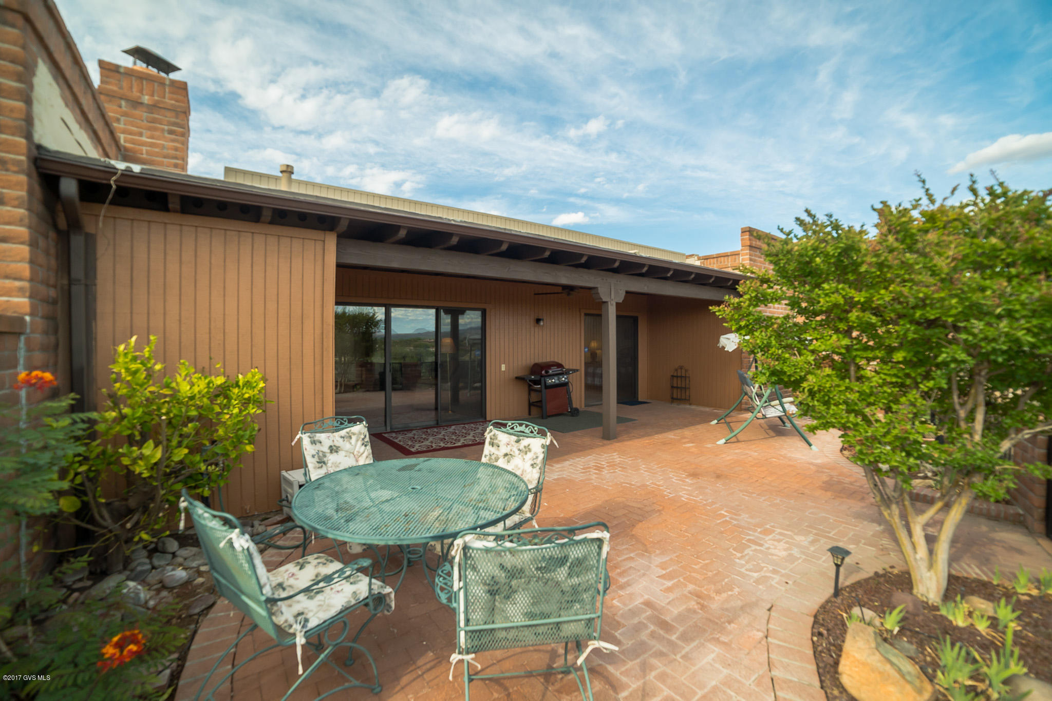 1445 W Camino Del Pato