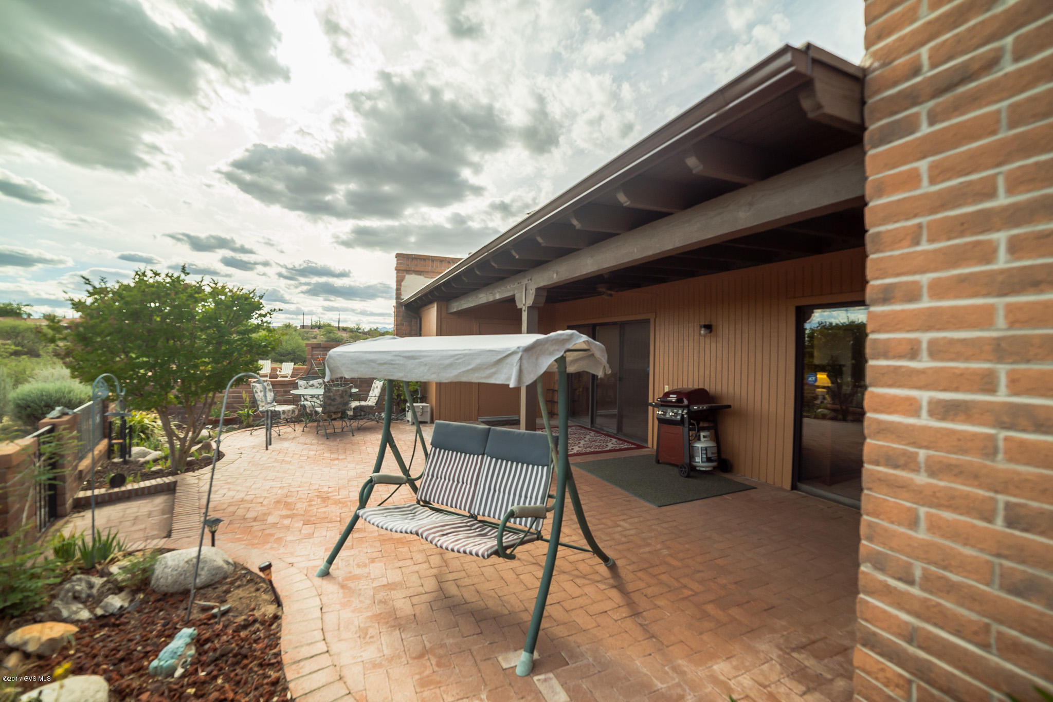 1445 W Camino Del Pato