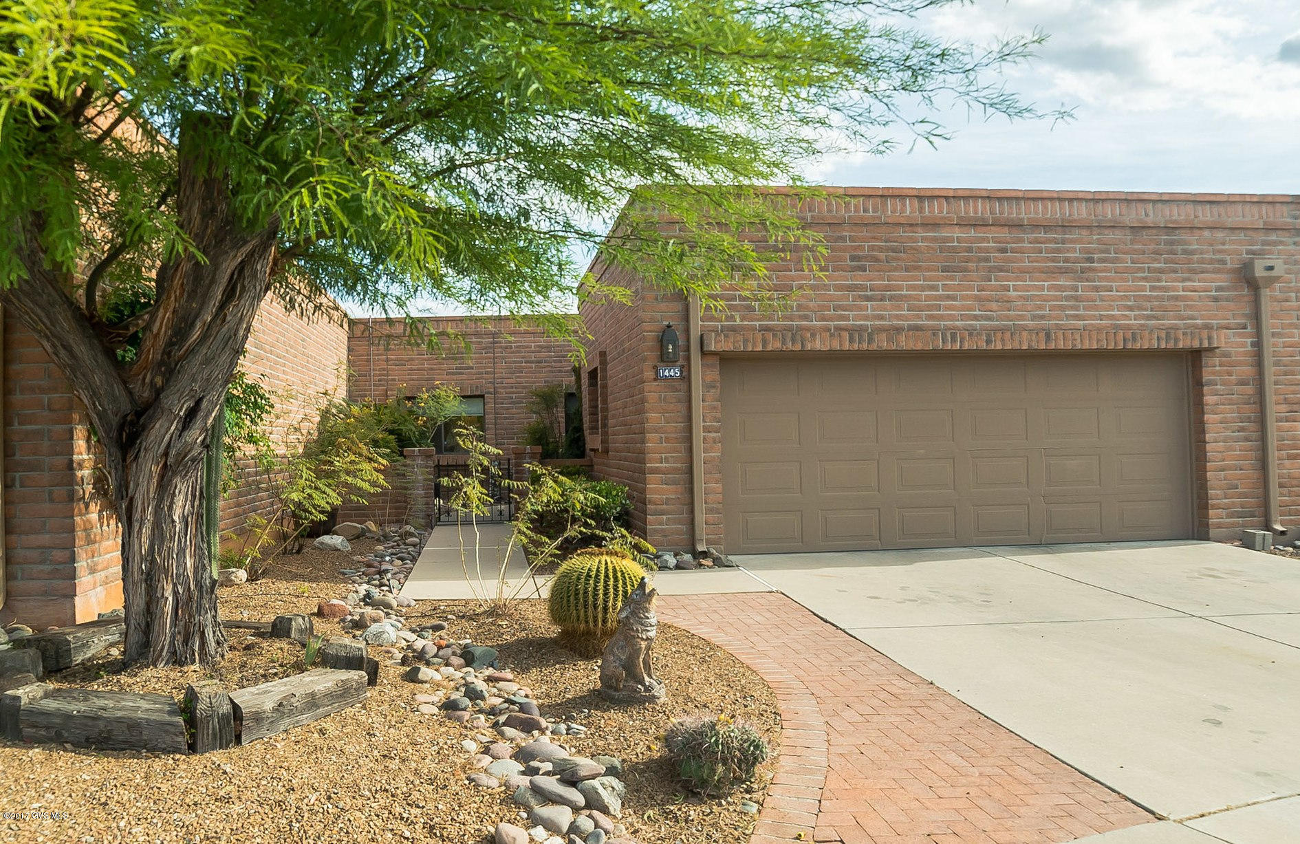 1445 W Camino Del Pato